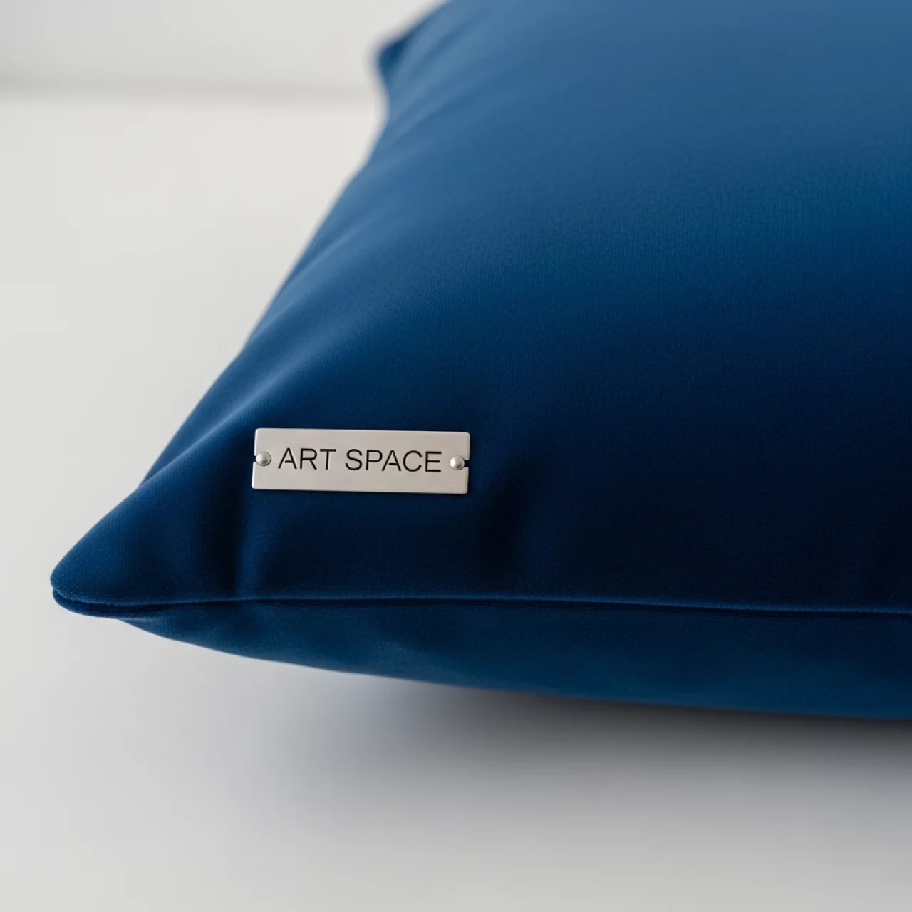 Аренда Подушки синий бархат для церемонии открытия в Зимнем театре — ART SPACE