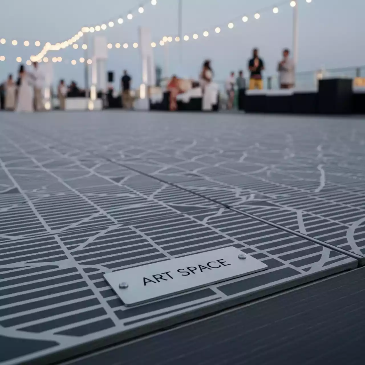 Аренда Покрытие напольное модульное PC120G в Courtyard by Marriott Sochi — ART SPACE