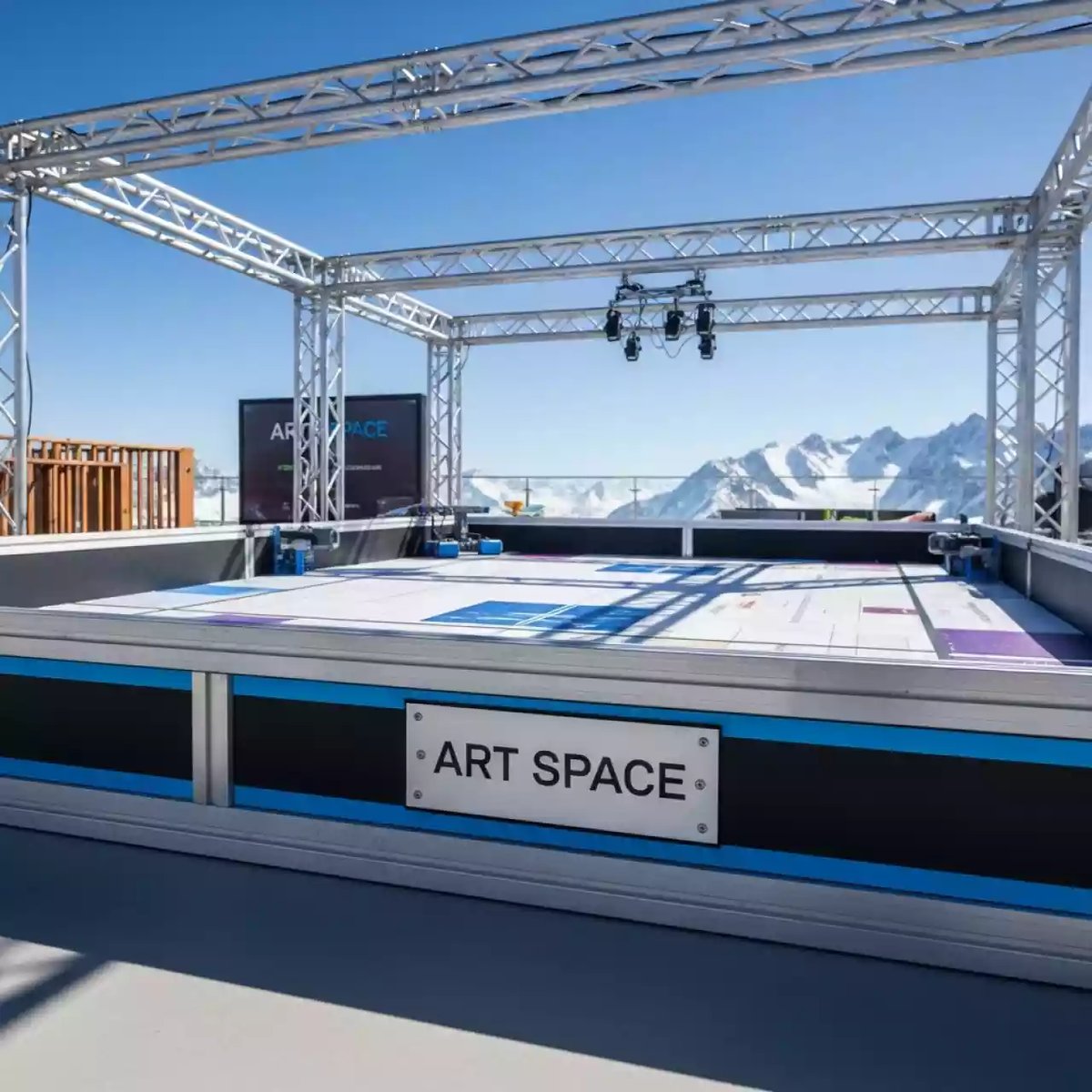 Аренда Поле соревновательное Makeblock MakeX Challenge Ultimate Winner Arena and Frame на площадке Rosa Peak (2320м) — ART SPACE