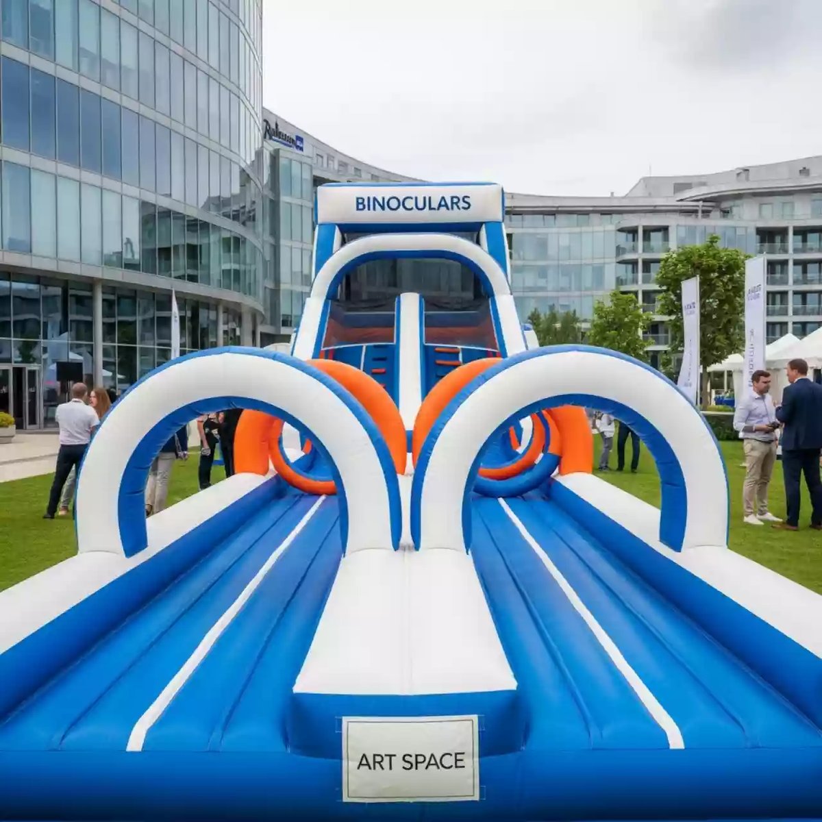 Аренда Полоса препятствий Бинокль в Radisson Blu Resort & Congress Centre — ART SPACE