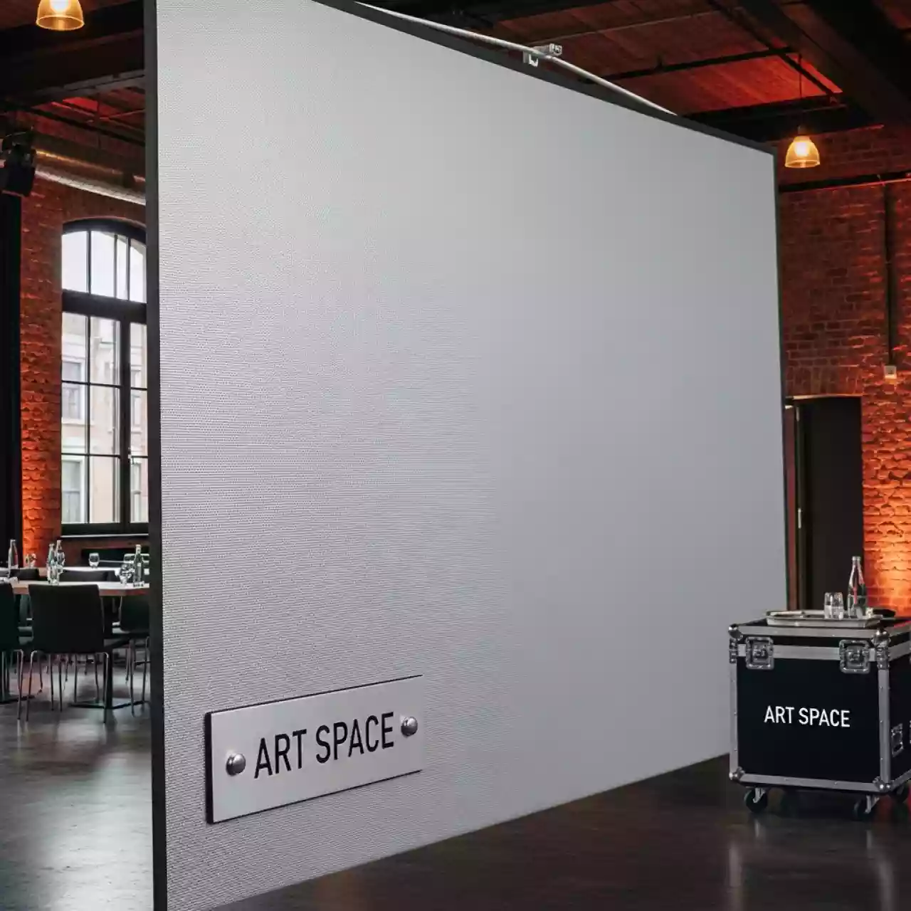 Аренда Полотно Premier Draco 16 9 170х96 3D D в Mövenpick Hotel — ART SPACE