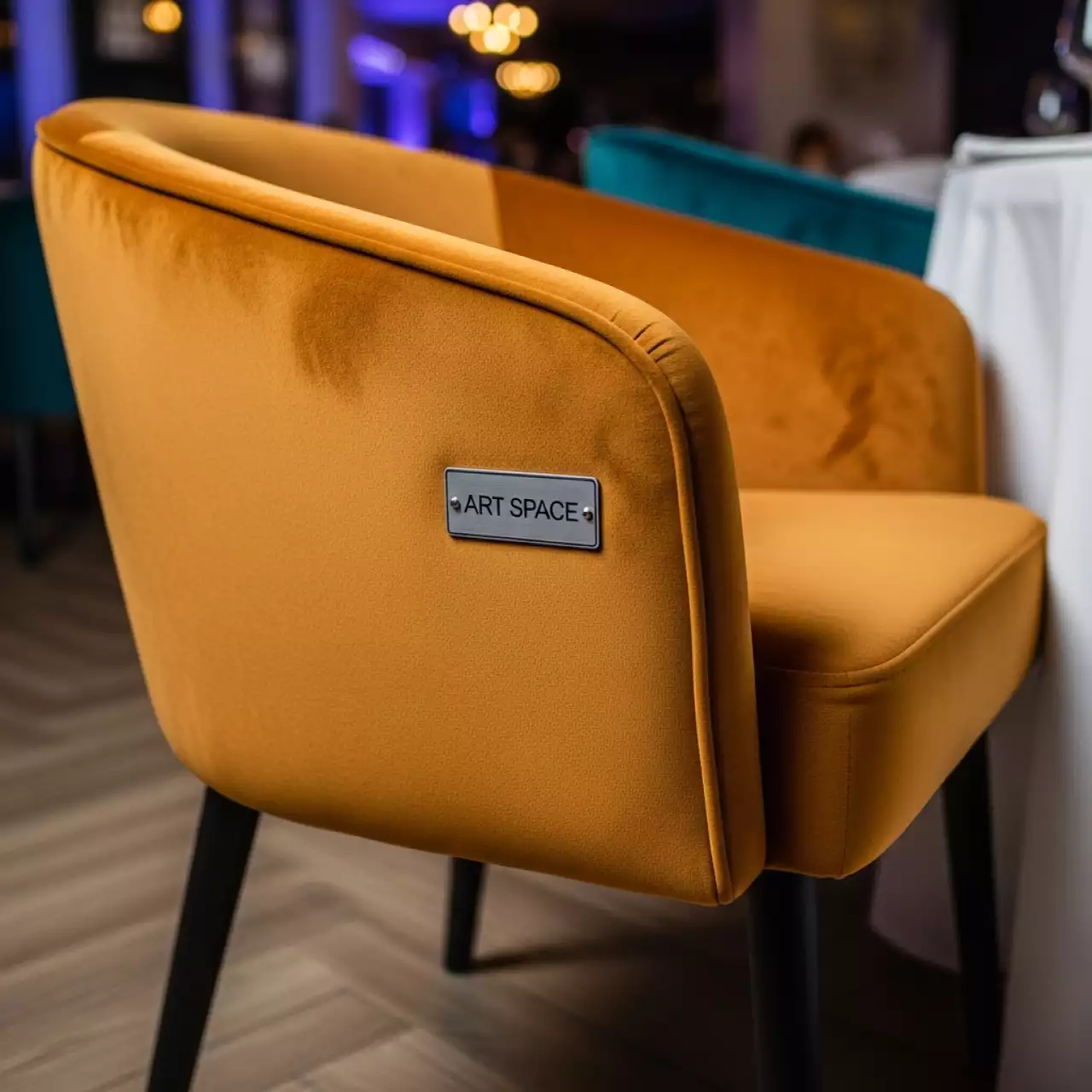 Аренда Полукресла велюр Gavi в ресторане «Сыроварня» — ART SPACE