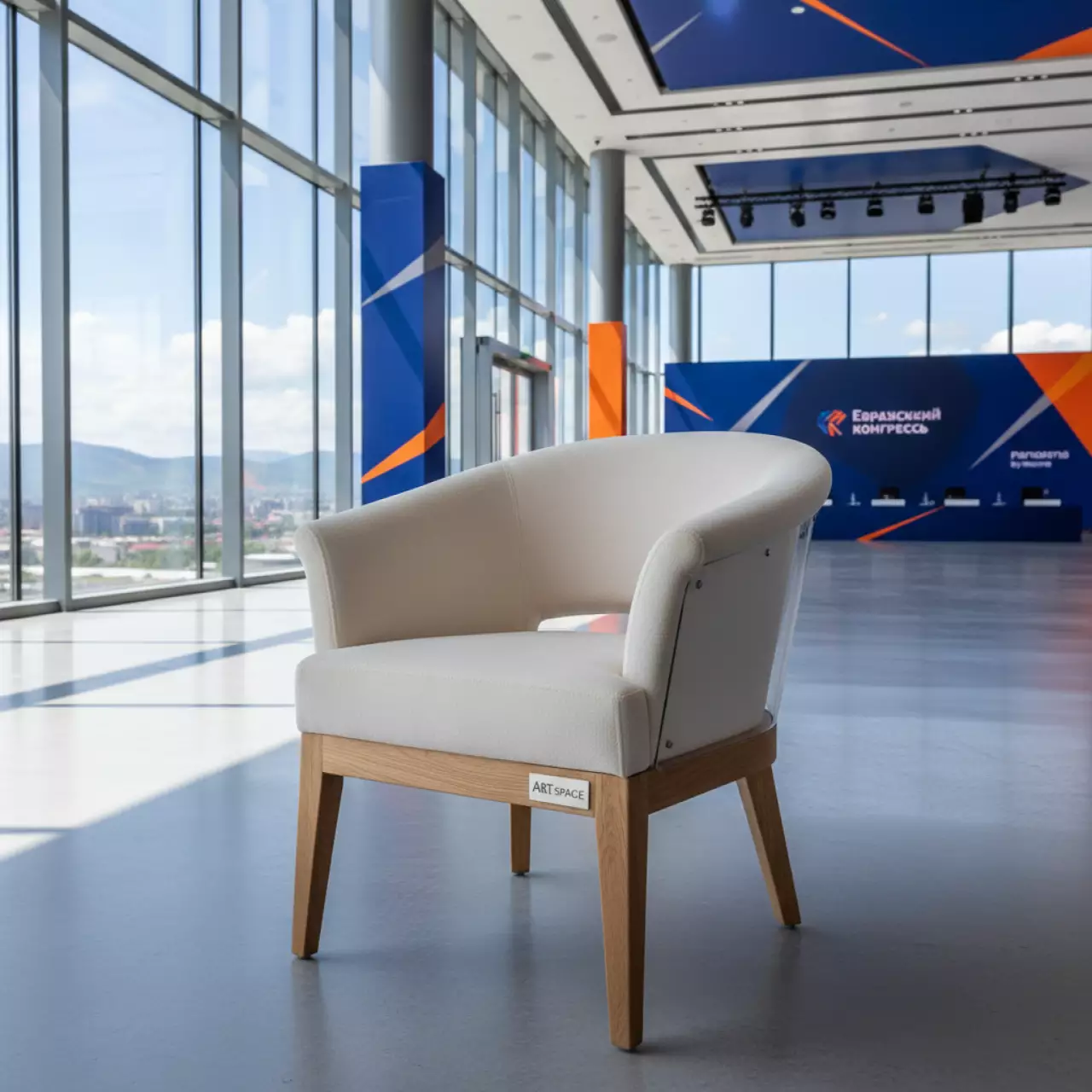 Аренда Полукресло Fendi велюр Teddy 324 каркас бук под лак в Panorama by Mercure — ART SPACE