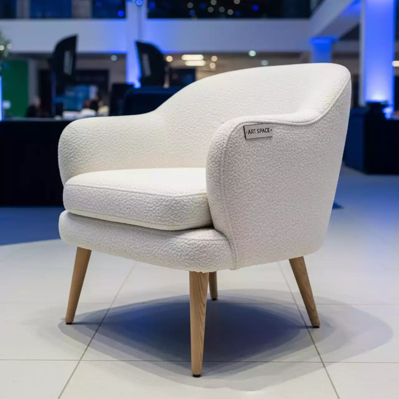 Аренда Полукресло Флорида велюр Teddy 946 ножки бук в Университете «Сириус» — ART SPACE