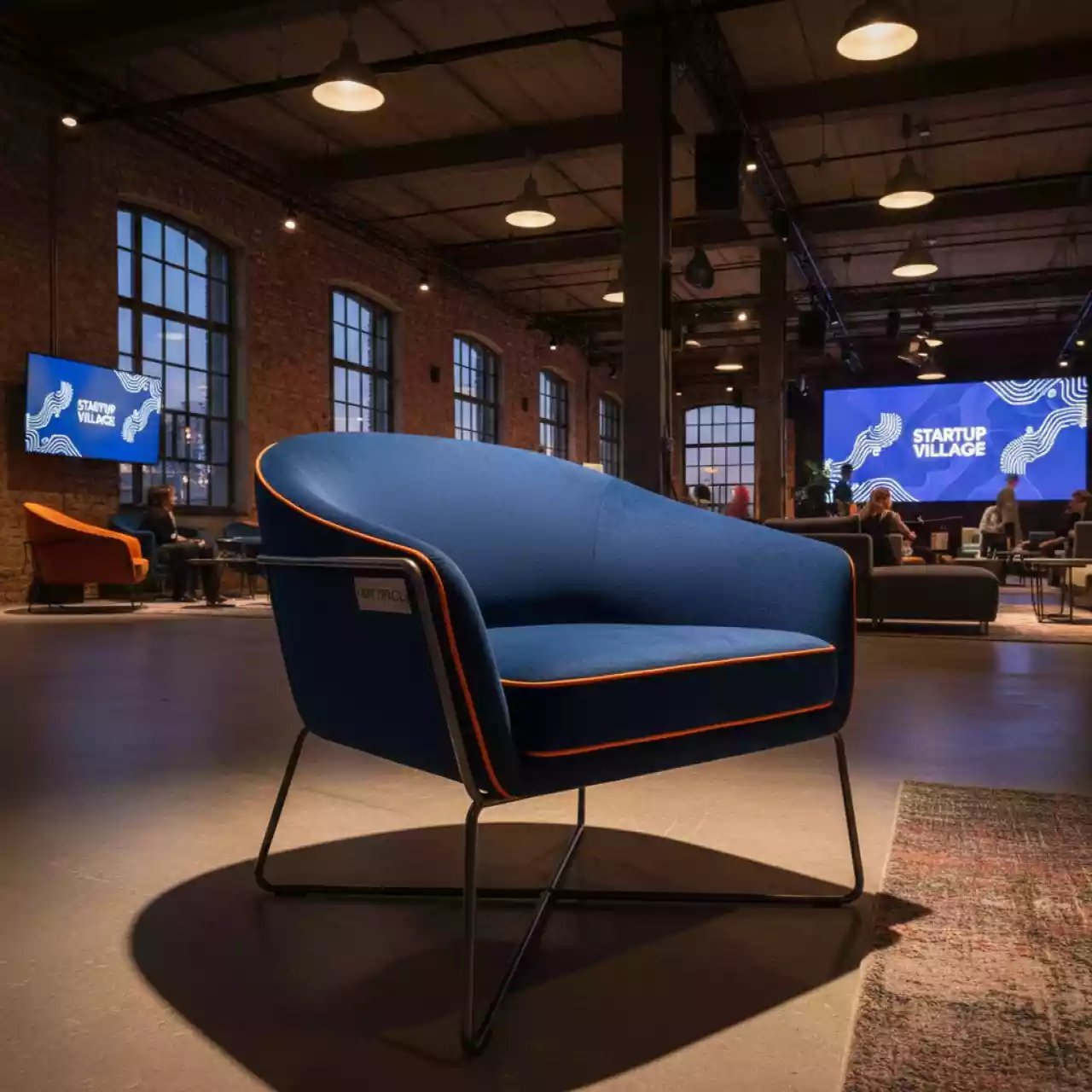 Аренда Полукресло велюр Авелина 9981 металлический каркас Gucci в Red Arena — ART SPACE