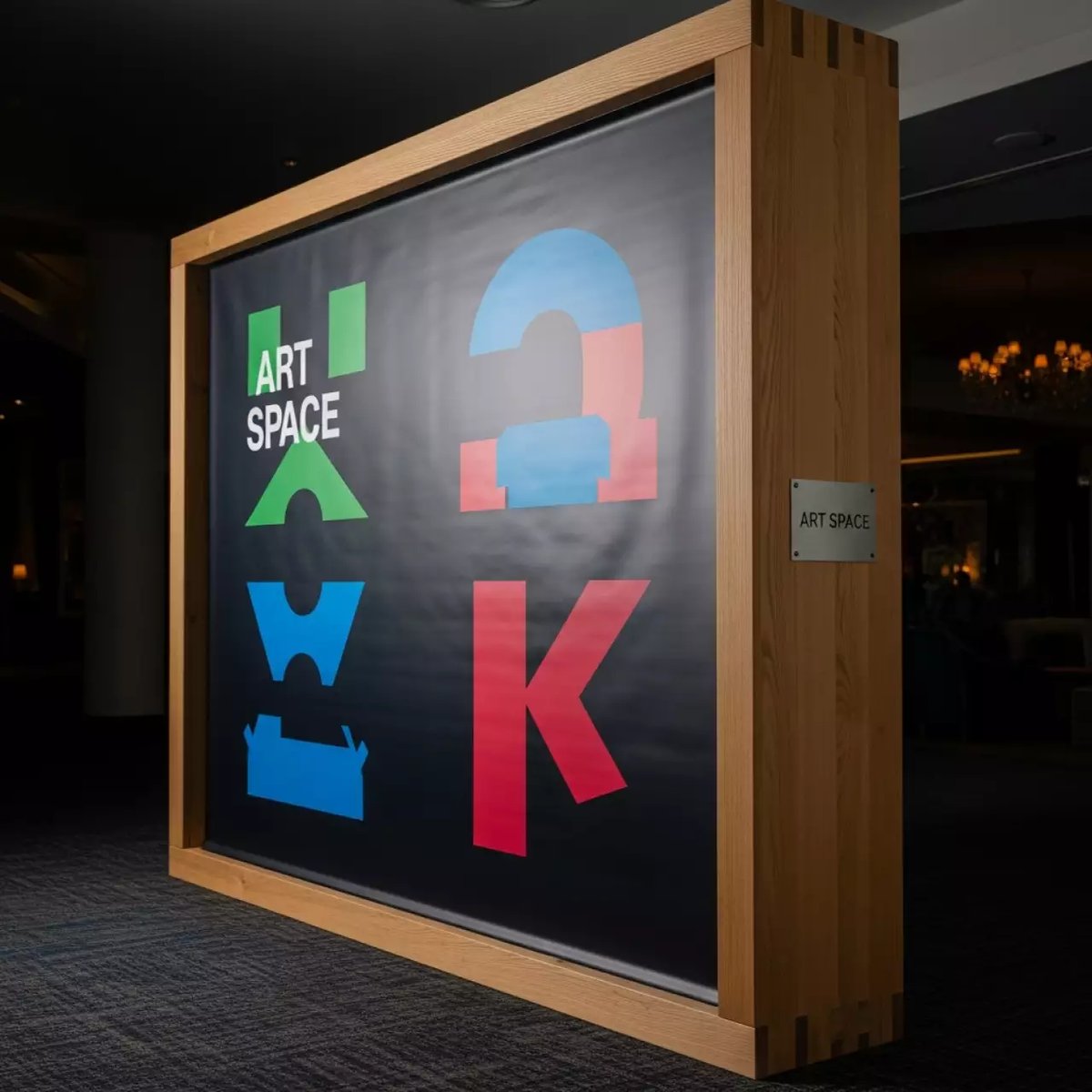 Аренда Пресс волл брус 3х3 в Novotel Resort — ART SPACE