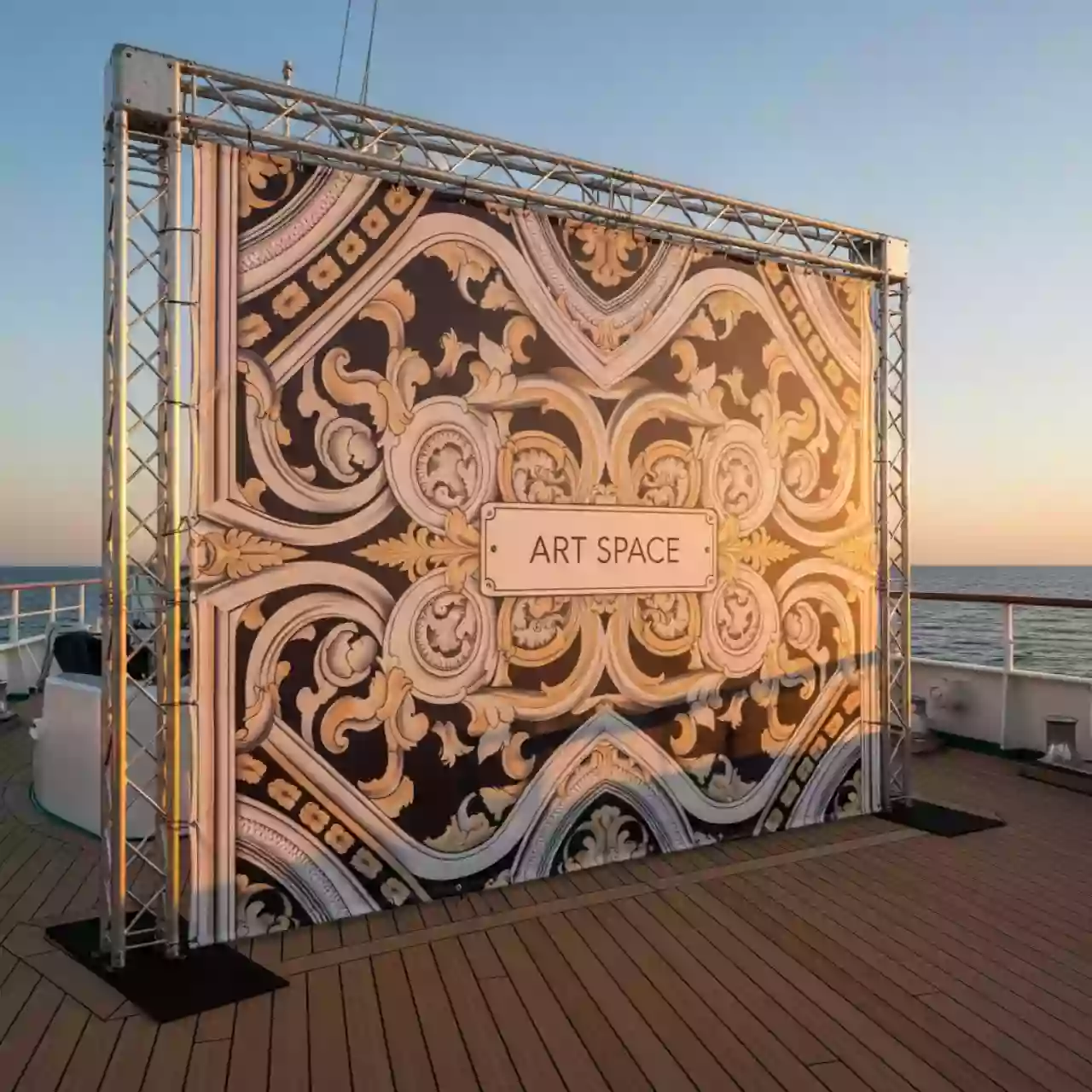 Аренда Пресс волл Press wall TS на теплоходе «Дагомыс» — ART SPACE