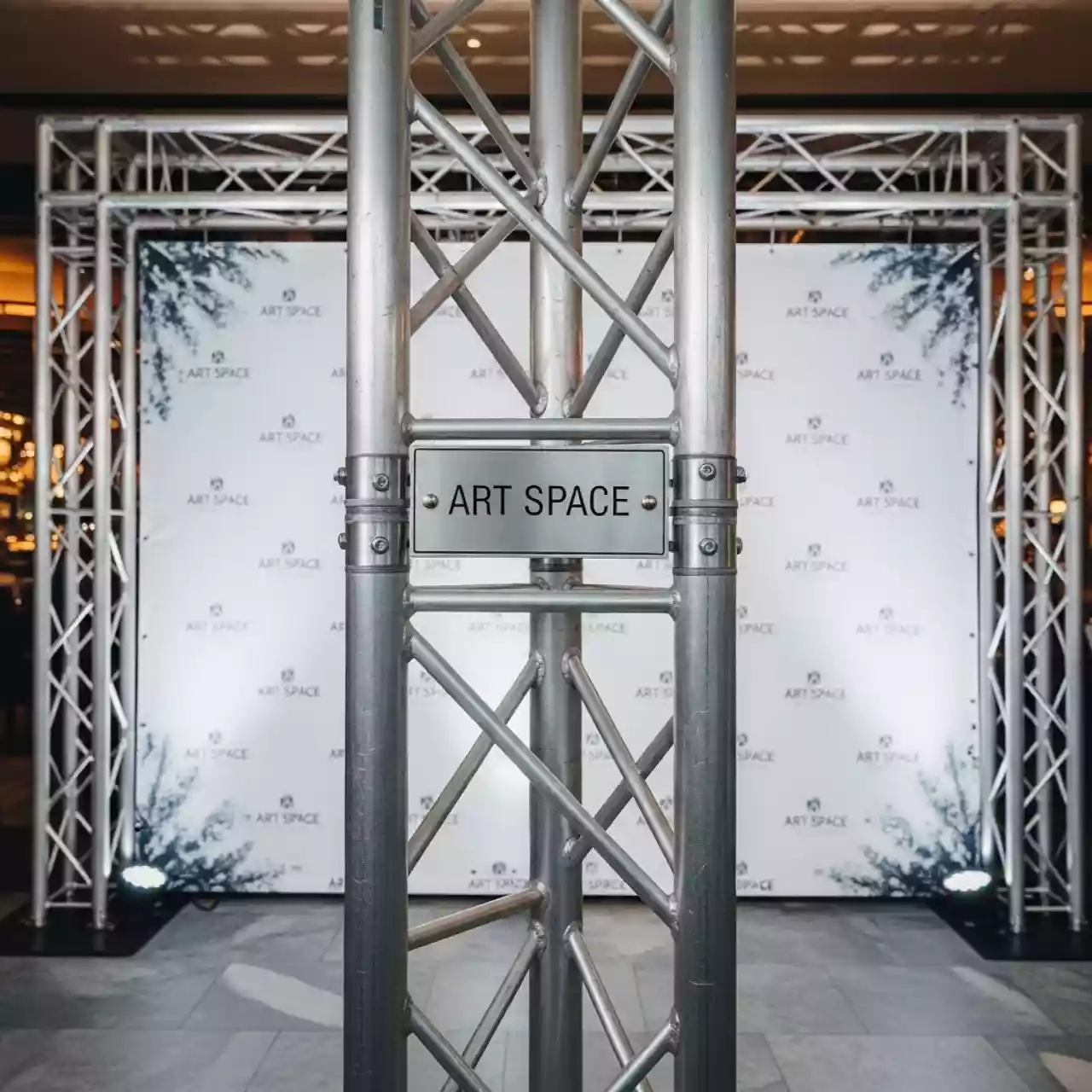 Аренда Пресс волл Tritix в ресторане «Brunello» — ART SPACE