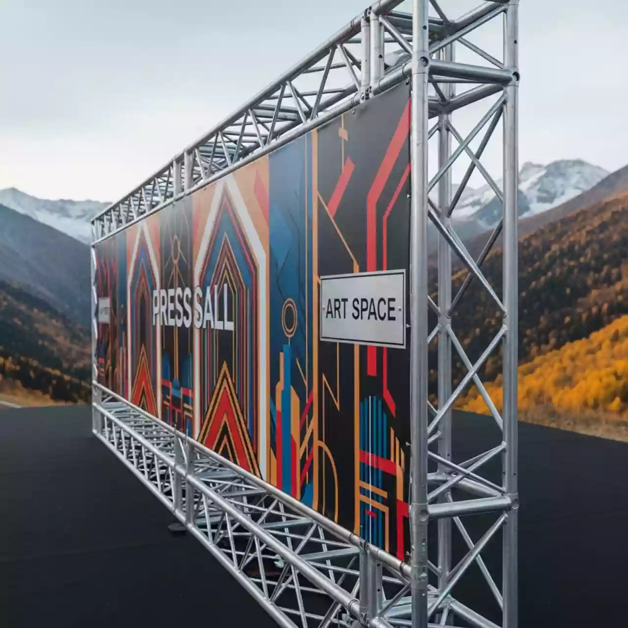 Аренда Пресс воллы 200х250 см из алюминиевых ферм на площадке Rosa Peak (2320м) — ART SPACE