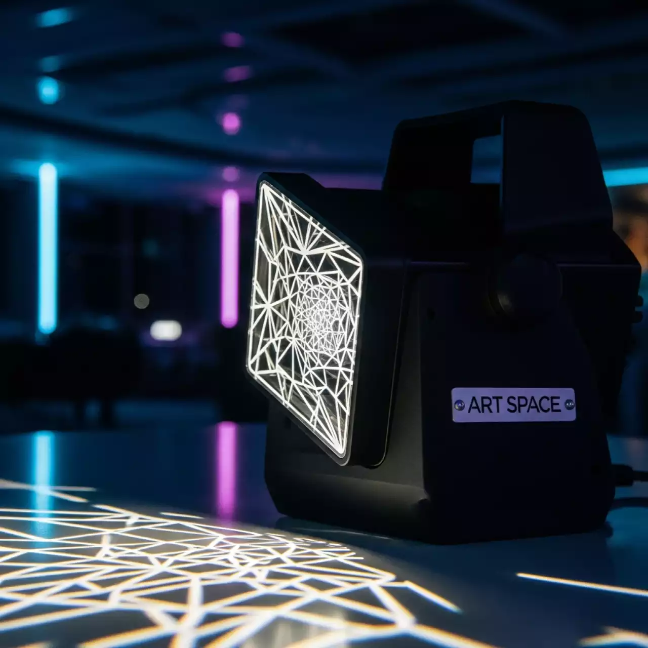 Аренда Прибор гобированных лучей Martin Mania EF 3 в Bridge Resort — ART SPACE