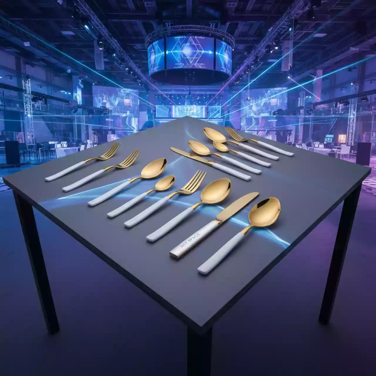 Аренда Приборы бело золотые Бейкер в VK Stadium Sirius — ART SPACE