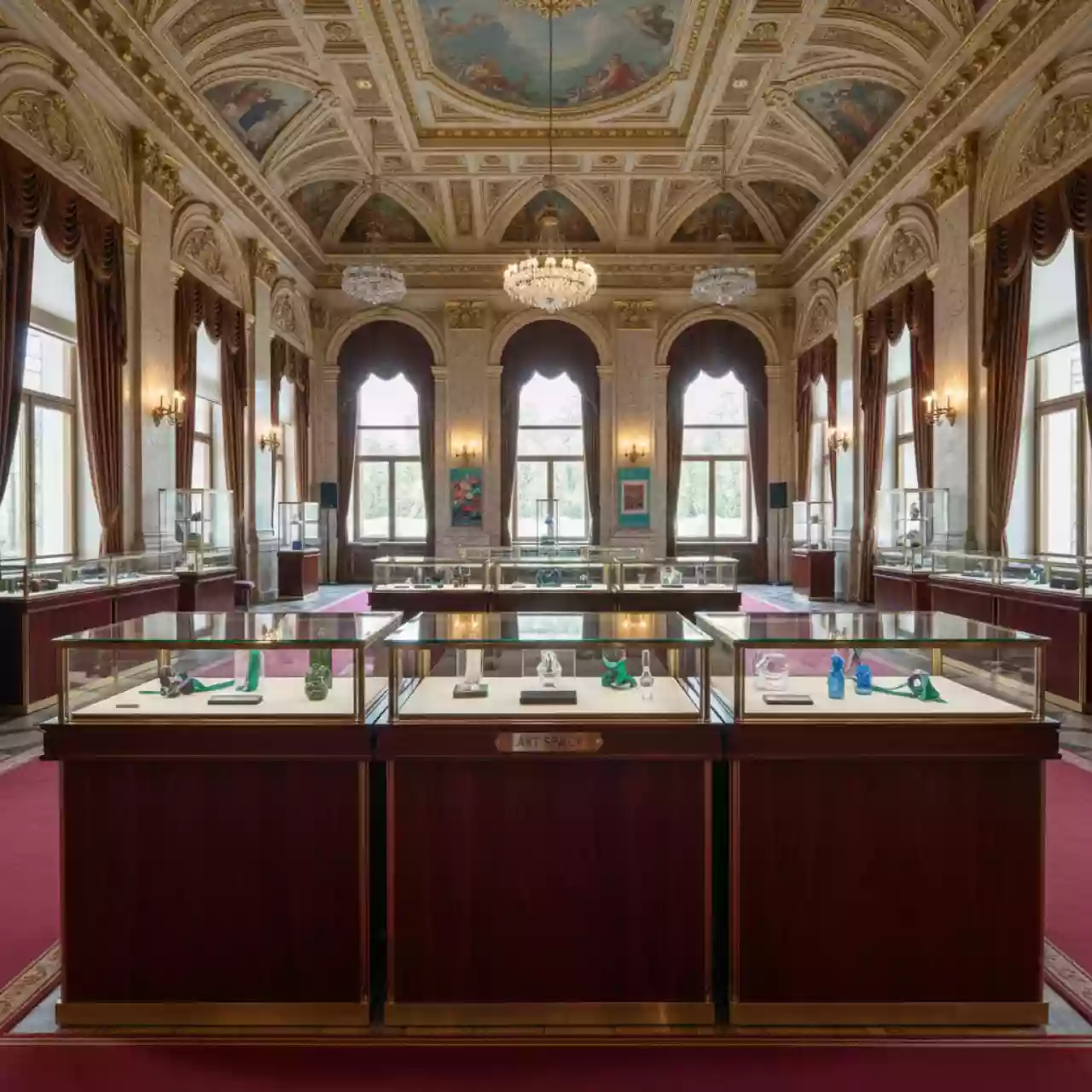 Аренда Прилавки торговые в Зимнем театре — ART SPACE