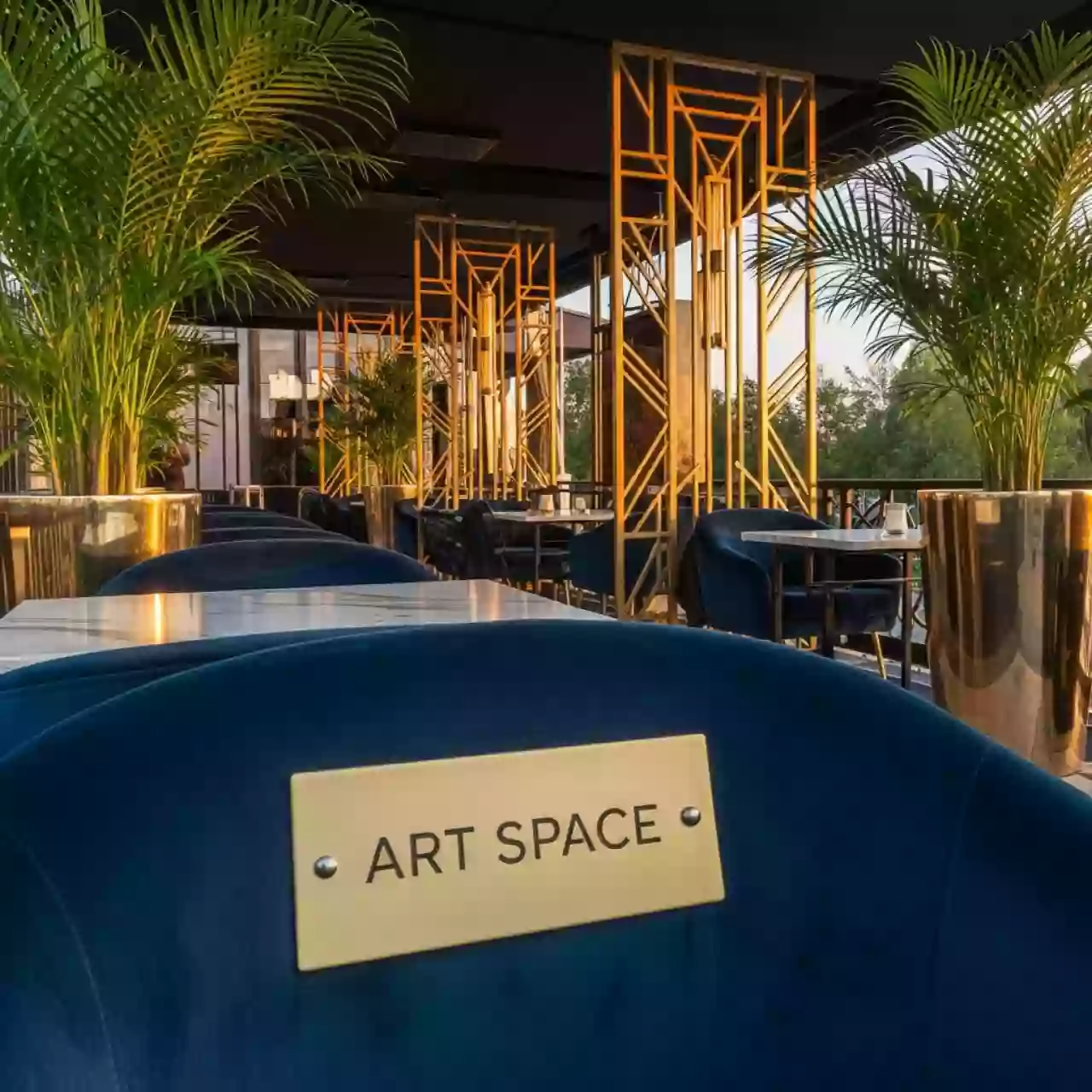 Аренда Примеры применения в Novotel Resort — ART SPACE