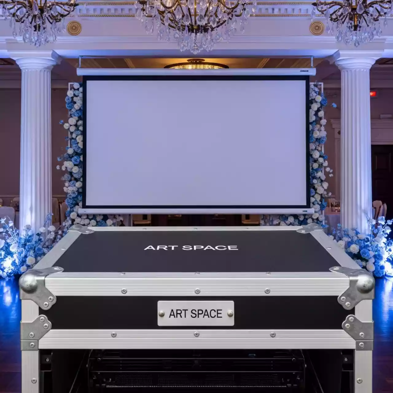 Аренда Проекционный экран Draper Luma 2 NTSC 3 4 HCG на Медальной площади — ART SPACE