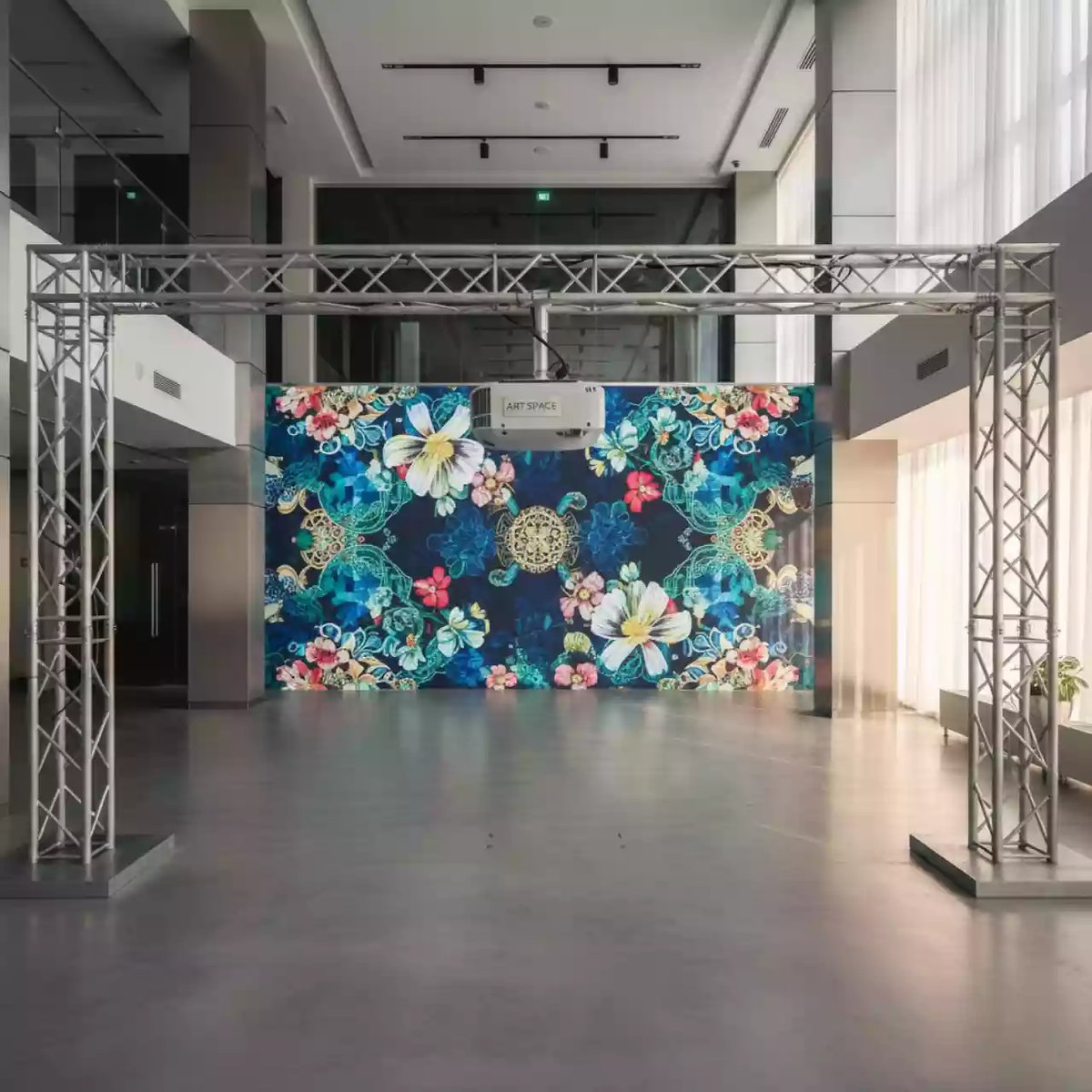 Аренда Проектор NEC PX 1004UL в Гранд Отель Поляна — ART SPACE