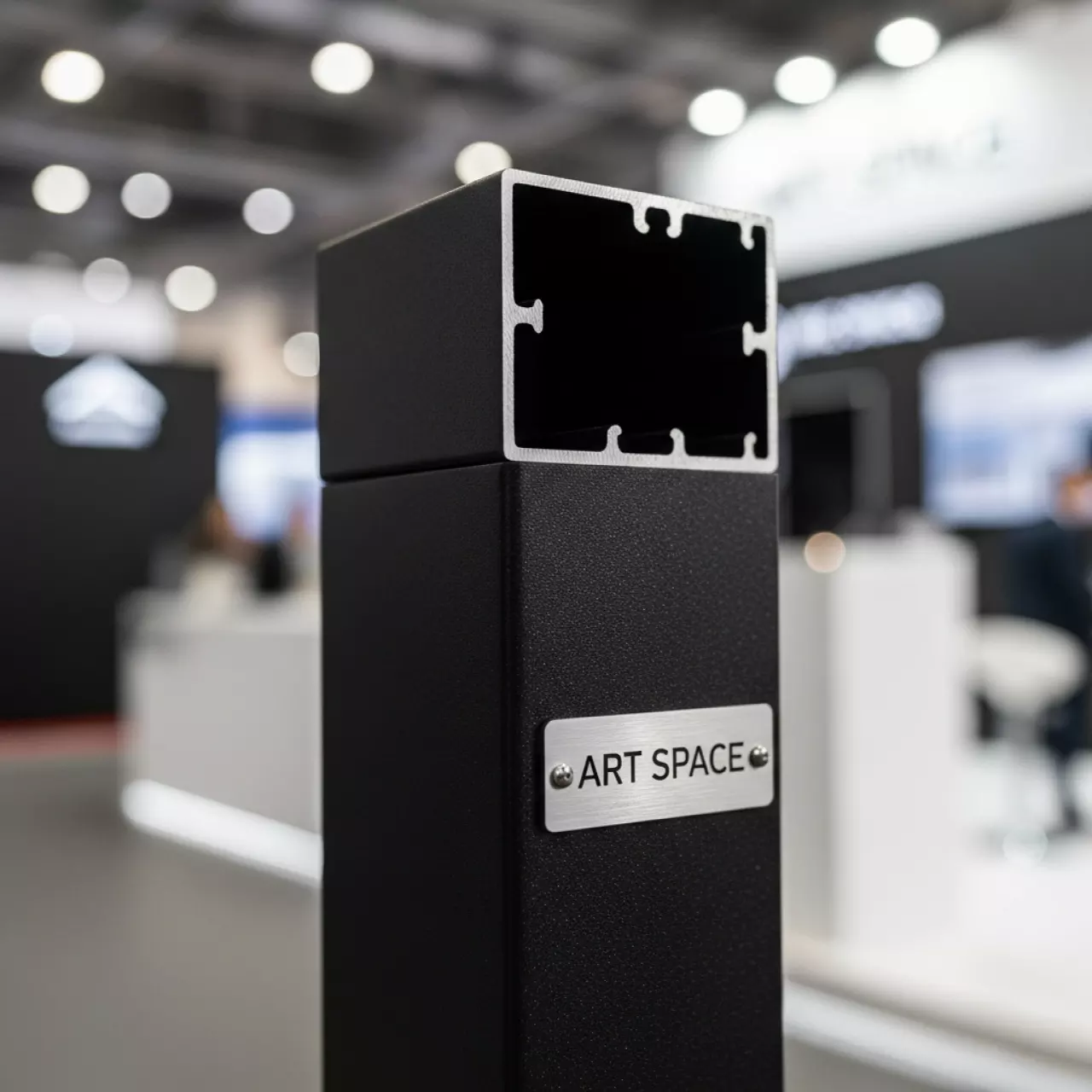 Аренда Профиль квадратный 18х18х2000 мм черный муар в санатории «Октябрьский» — ART SPACE