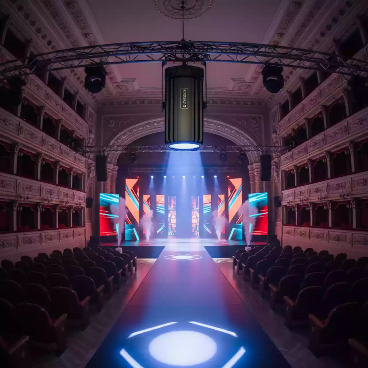 Аренда Прожектор Clay Paky Mythos в Зимнем театре — ART SPACE