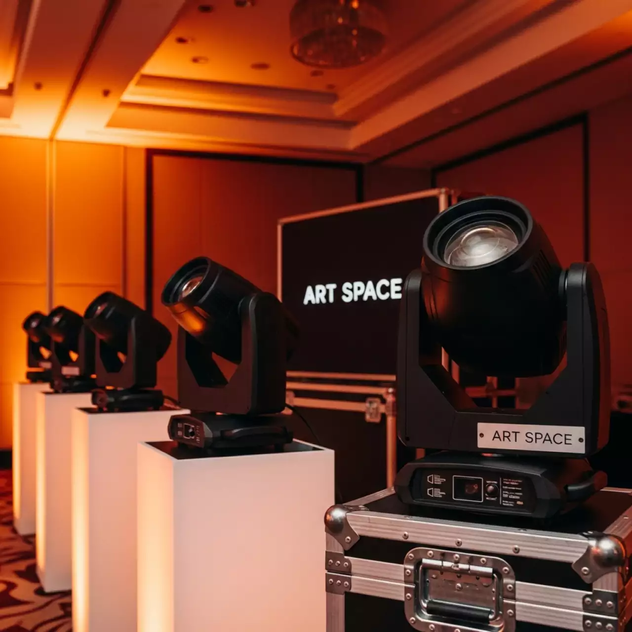 Аренда Прожектор LED Involight SPOT 80 в Sochi Marriott Krasnaya Polyana — ART SPACE