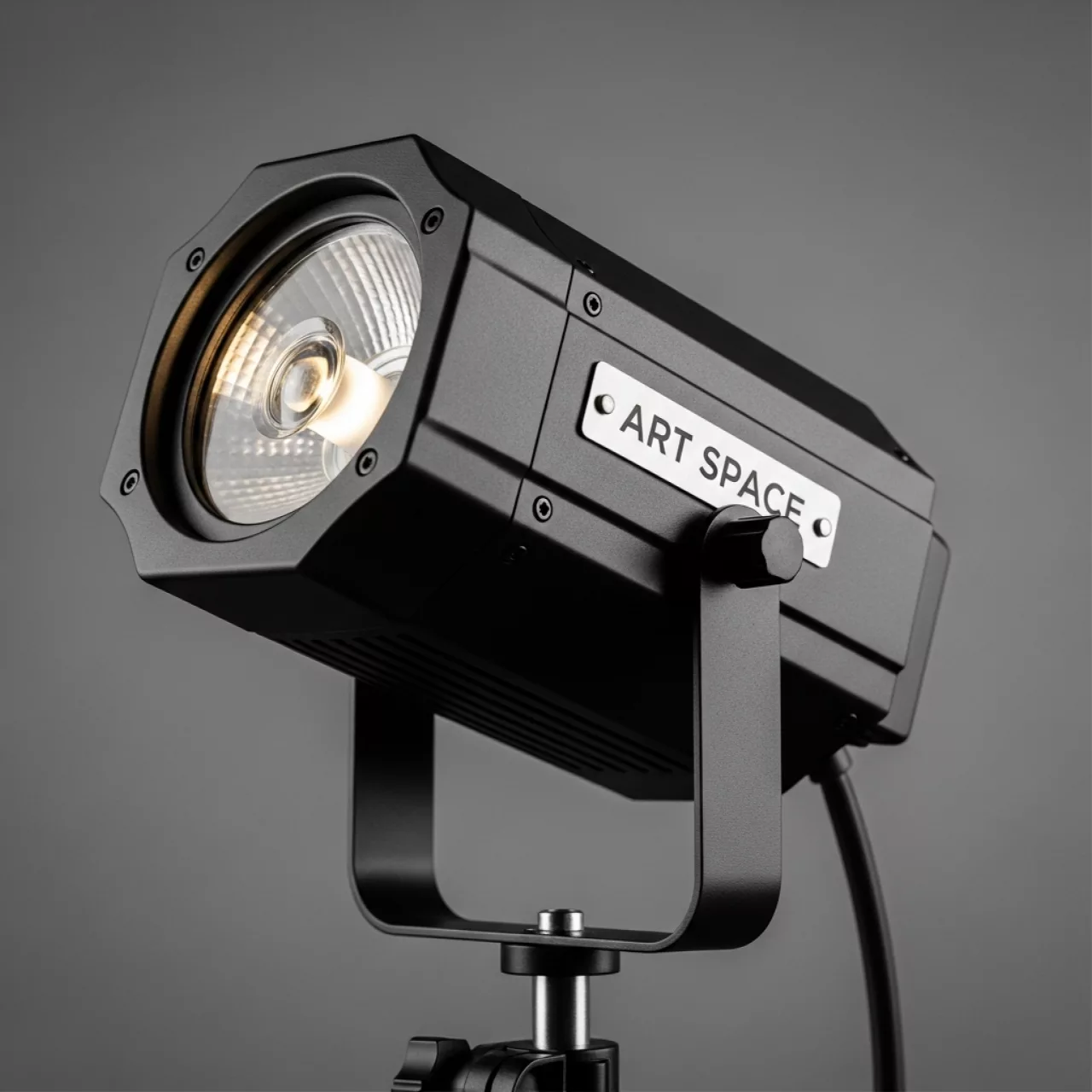 Аренда Прожектор PAR 64 1 Вт на Сочи Автодроме — ART SPACE