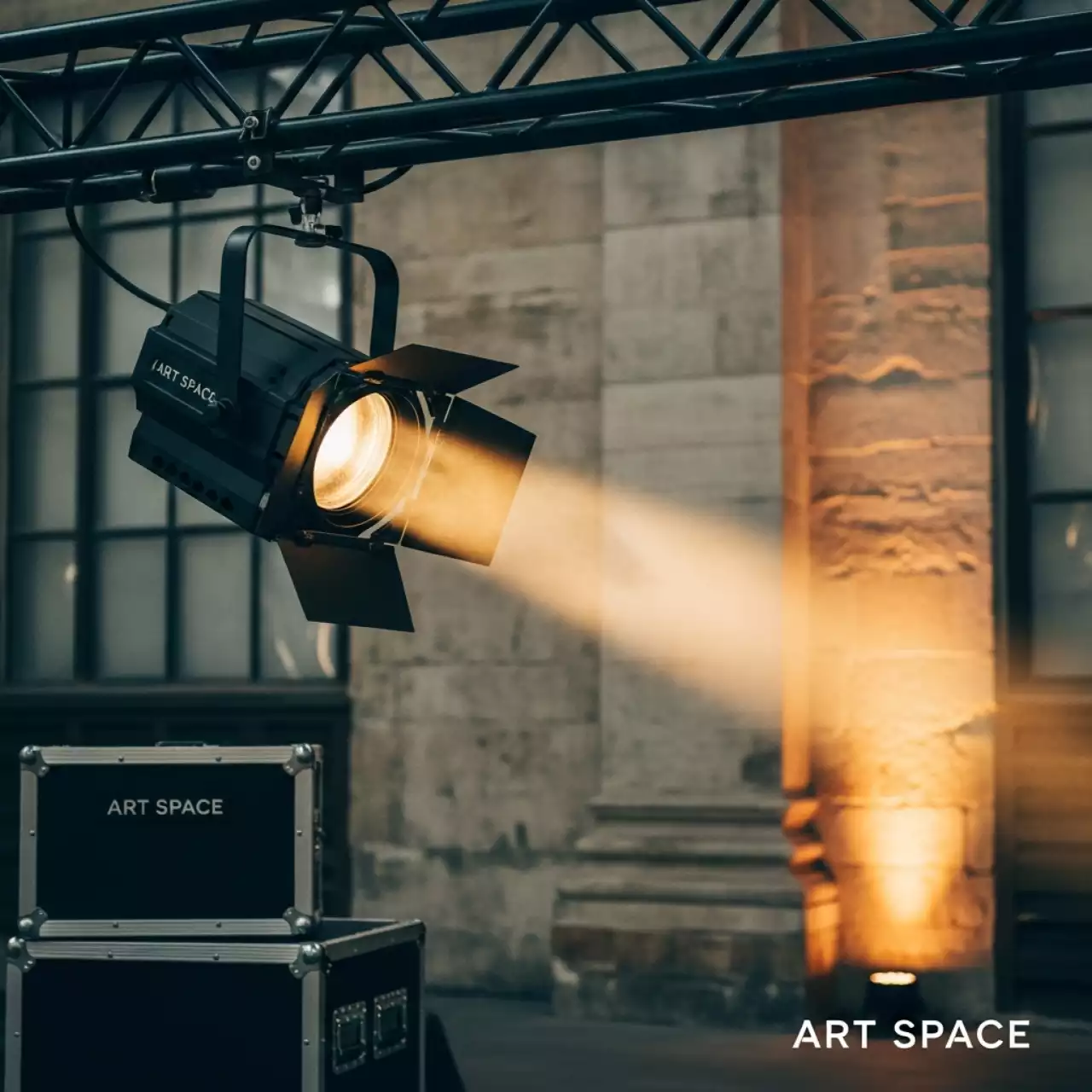 Аренда Прожектор пинспот Pinspot T 36 PAR 36 6V 30W в санатории «Металлург» — ART SPACE