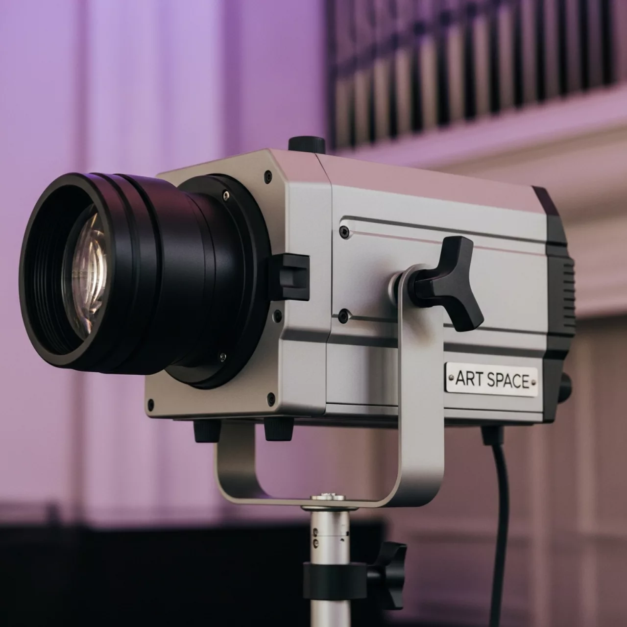 Аренда Прожектор следящий Clay Paky Shadow QS ST 1200 в Зале органной и камерной музыки — ART SPACE