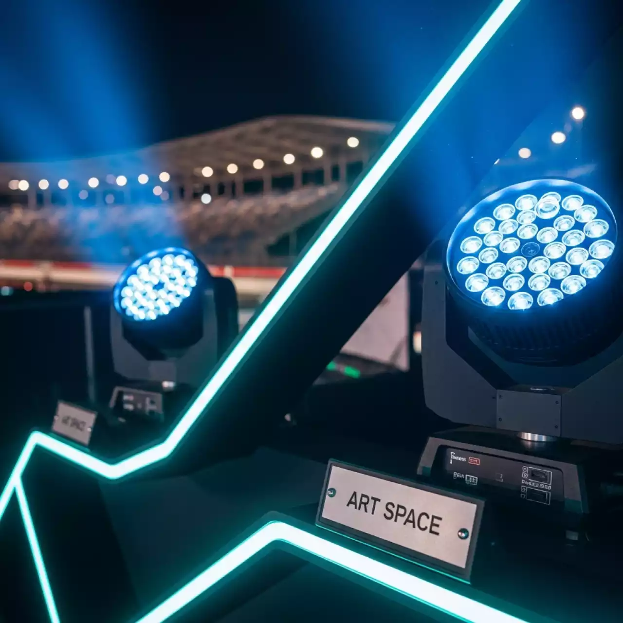 Аренда Прожектор светодиодный IP PAR Involight защищенный от влаги на Сочи Автодроме — ART SPACE