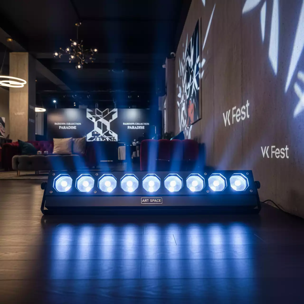 Аренда Прожектор светодиодный LED Bar 18х18W в Radisson Collection Paradise — ART SPACE