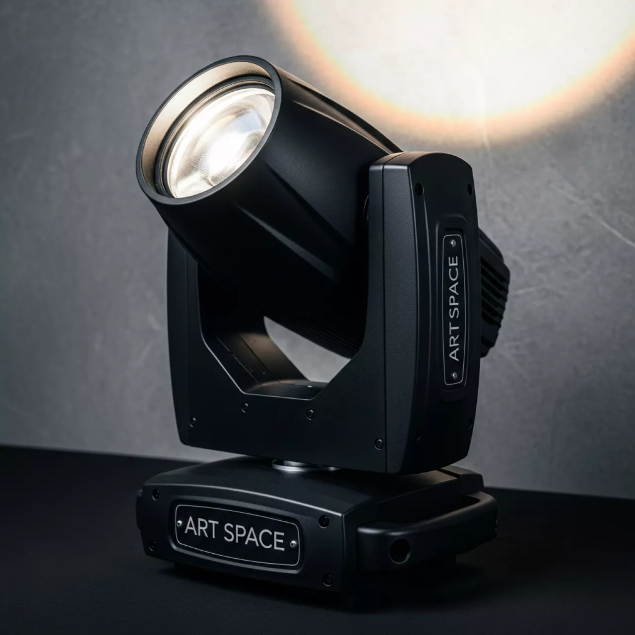 Аренда Прожектор заливного света Robe 600 в Mövenpick Hotel — ART SPACE