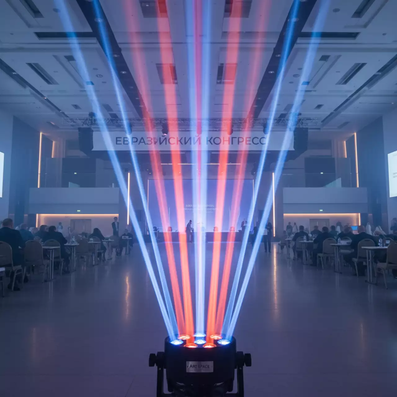 Аренда Прожектор зенитный Studio Due Space Flower в конгресс-холле отеля Жемчужина — ART SPACE