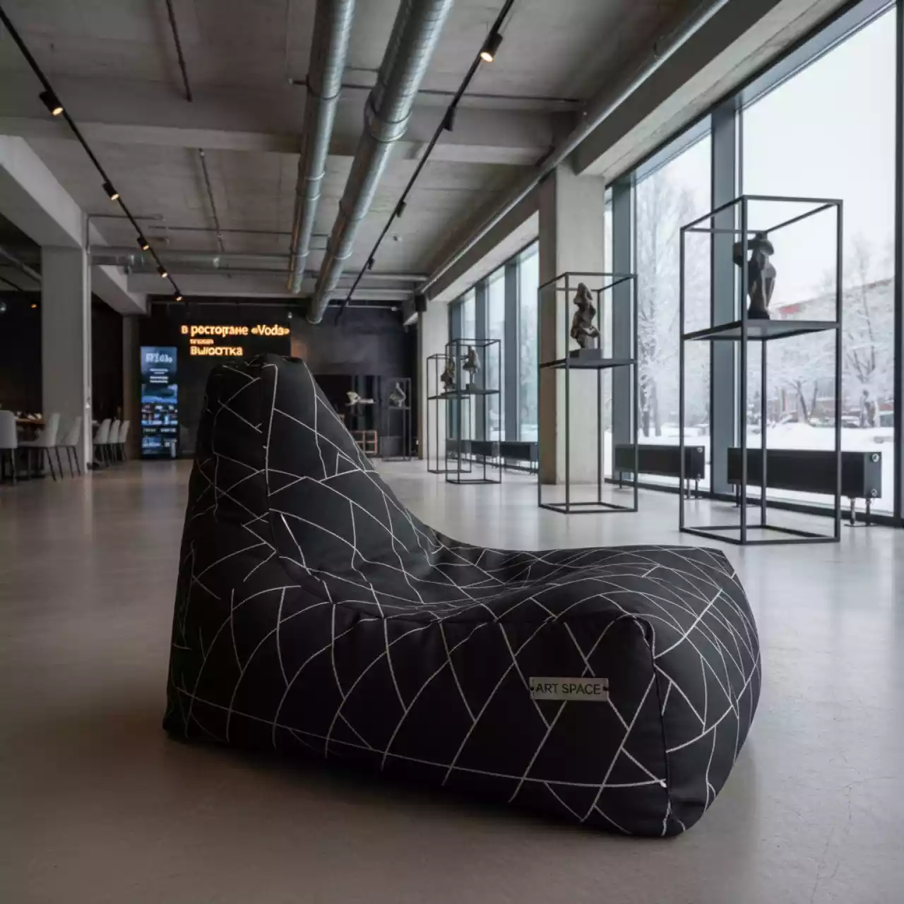 Аренда Пуф бескаркасный Геометрия черный в ресторане «Voda» — ART SPACE