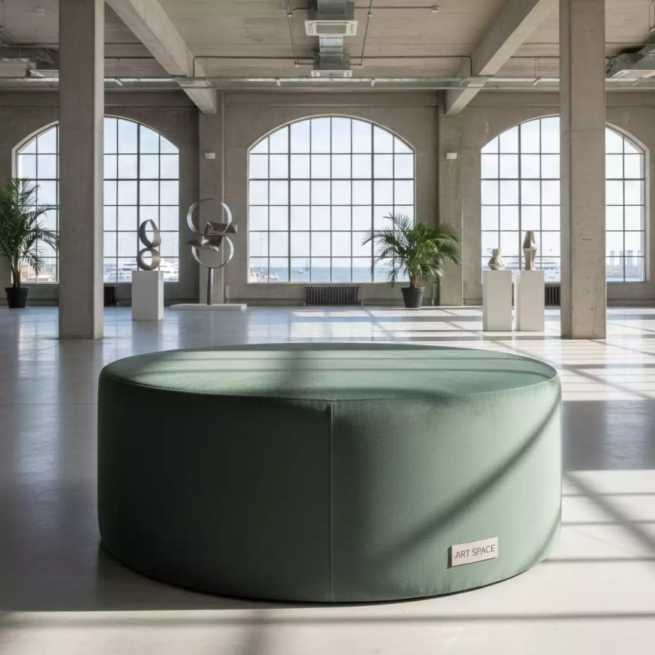 Аренда Пуф большой бархатный эвкалиптовый НОРМАН на территории Морпорта Сочи — ART SPACE