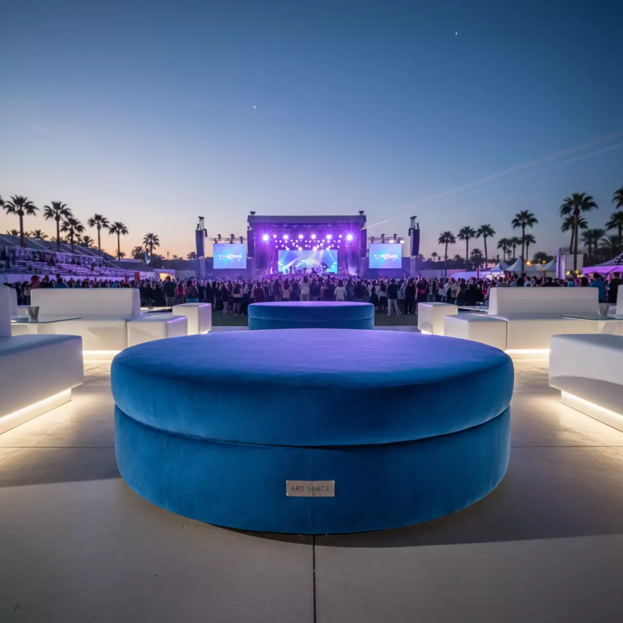 Аренда Пуф большой бархатный голубой Норман 308 в Mantera Supreme — ART SPACE