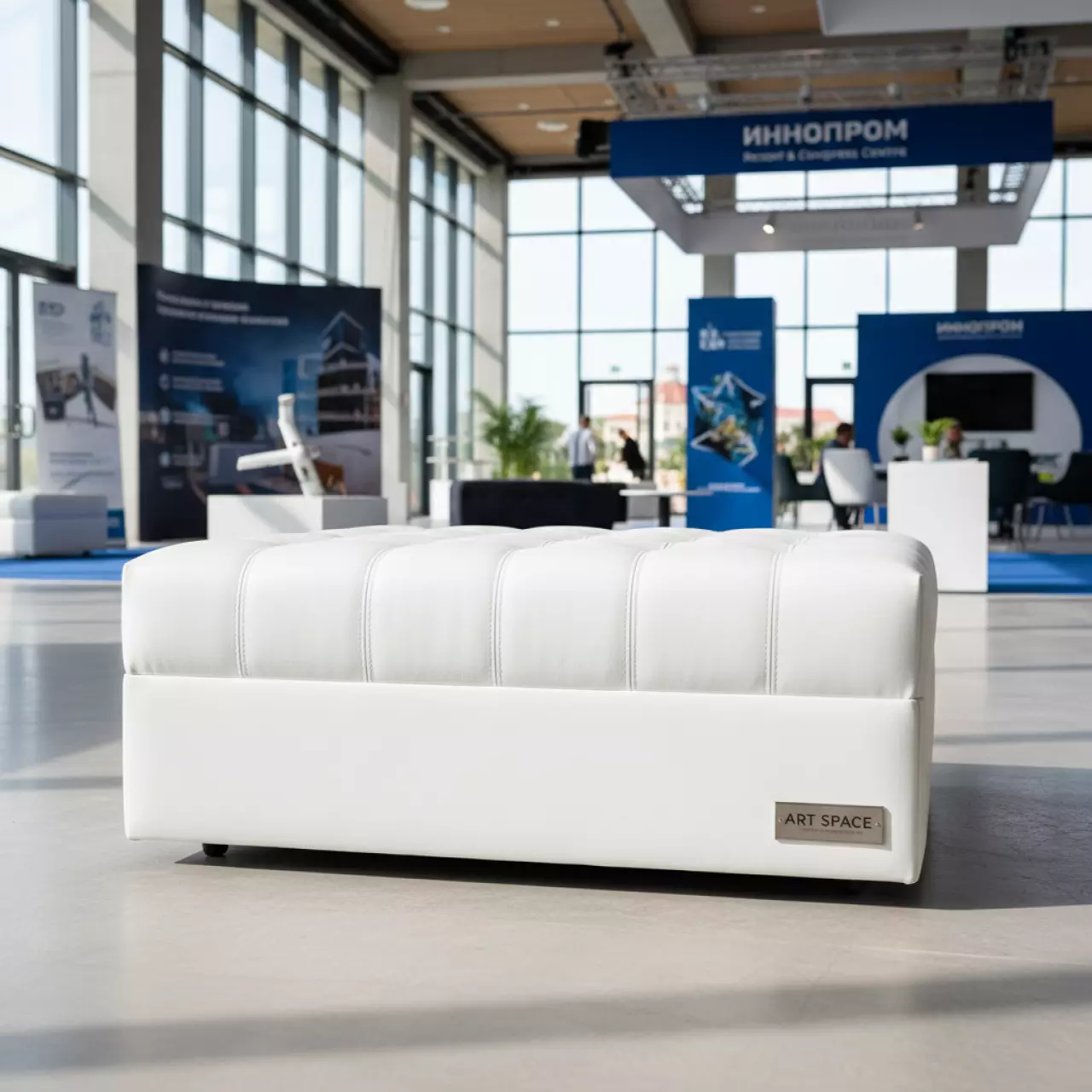 Аренда Пуф California белый в Radisson Blu Resort & Congress Centre — ART SPACE