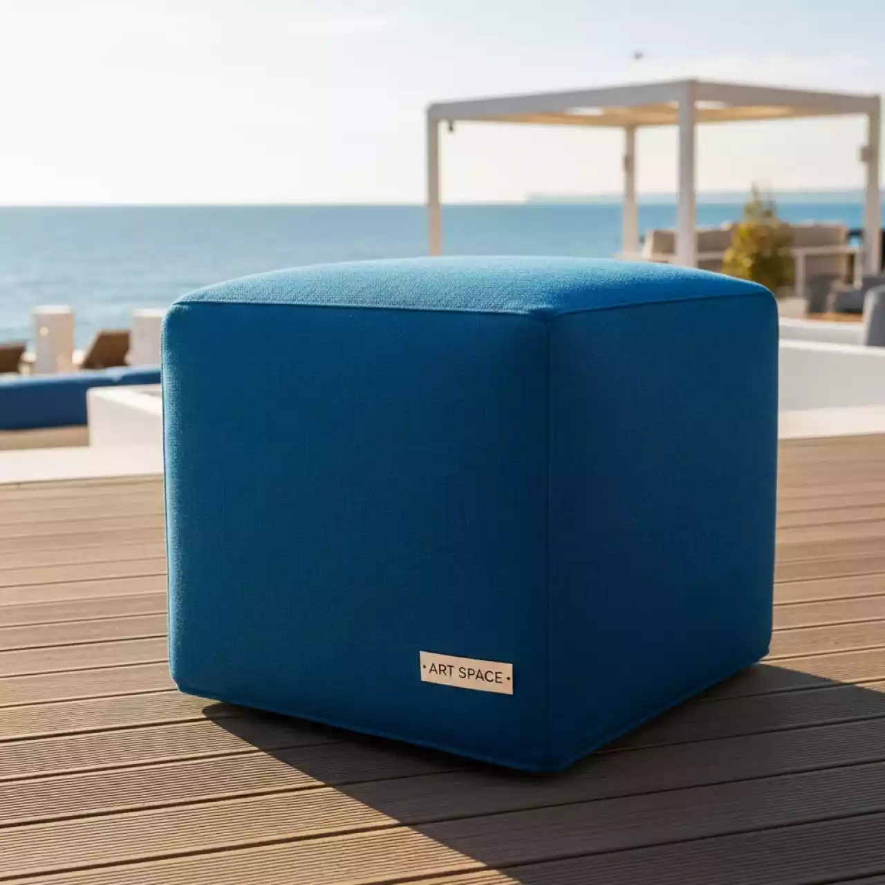 Аренда Пуф Cube синий на пляже «Мандарин» — ART SPACE