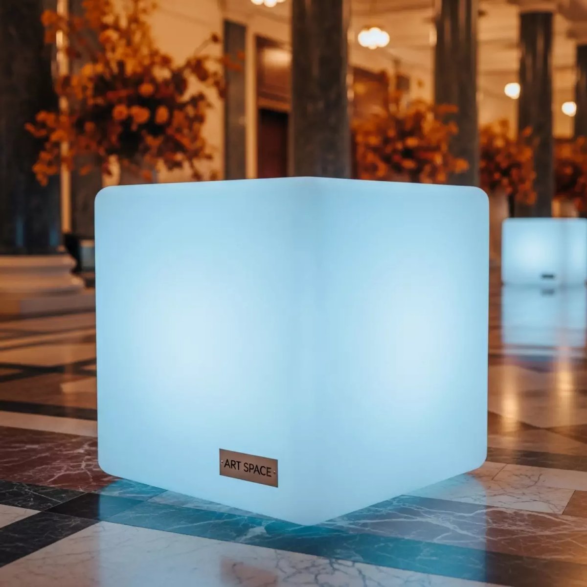 Аренда Пуф квадратный 40х40х40 см с LED подсветкой 18 190 в конгресс-холле отеля Жемчужина — ART SPACE