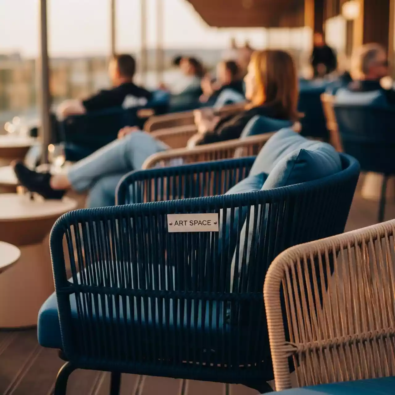 Аренда Пуф Levante плетеный мягкий на пляжных клубах Хосты — ART SPACE