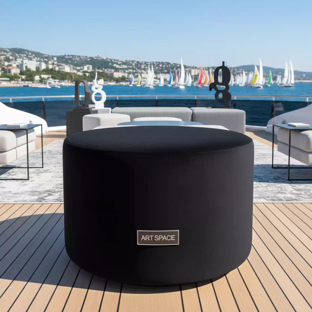 Аренда Пуф малый бархатный черный Норман на парусной регате (Сочи) — ART SPACE