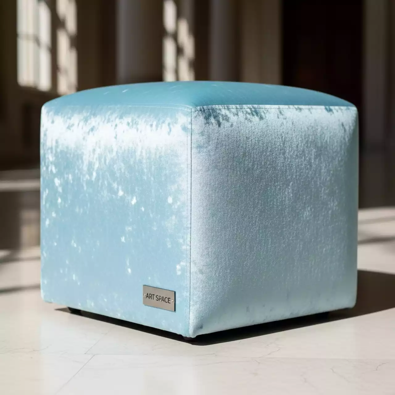 Аренда Пуф малый бархатный голубой Норман в Зале органной и камерной музыки — ART SPACE