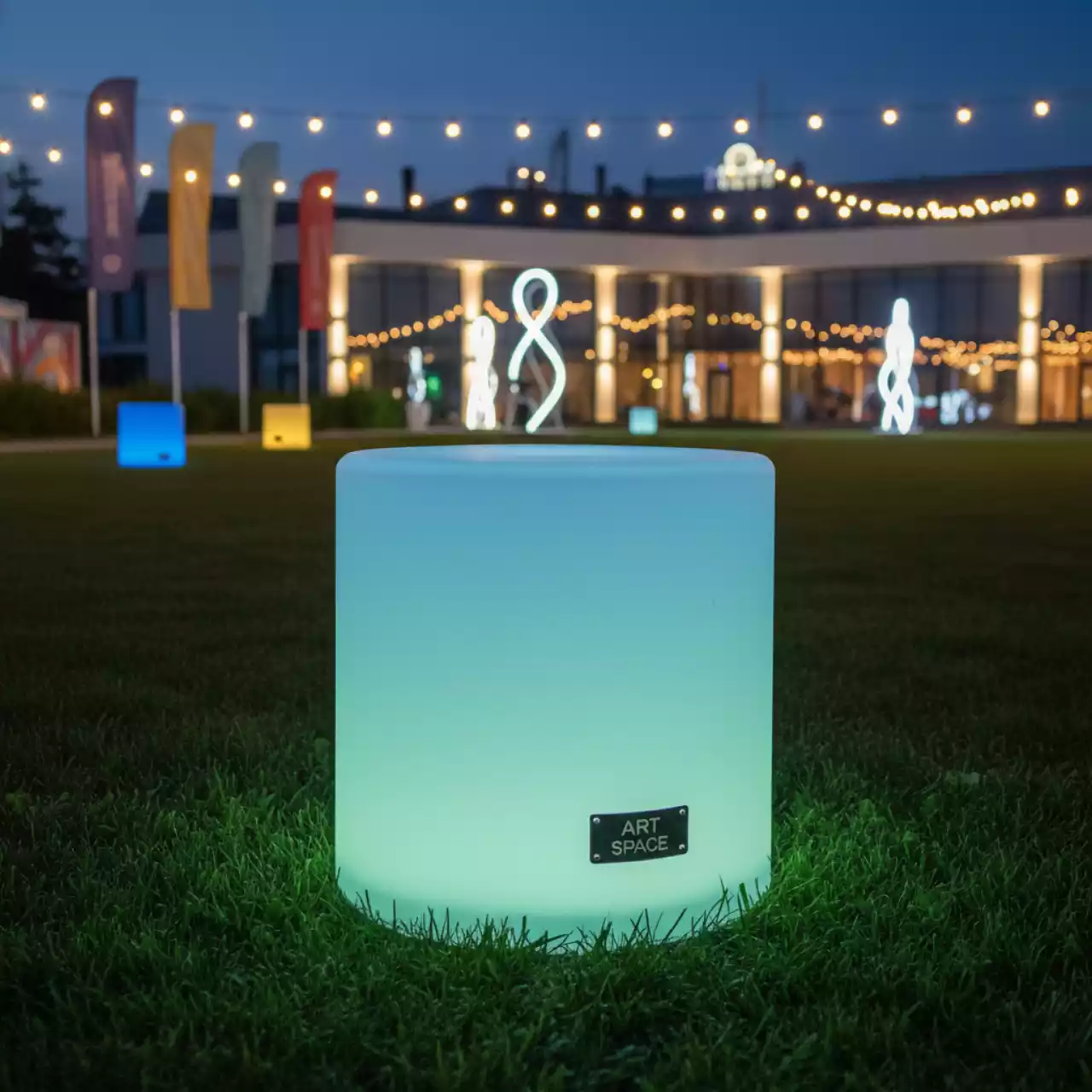 Аренда Пуф пластиковый светящийся Gio Puff Lighting в санатории «Октябрьский» — ART SPACE