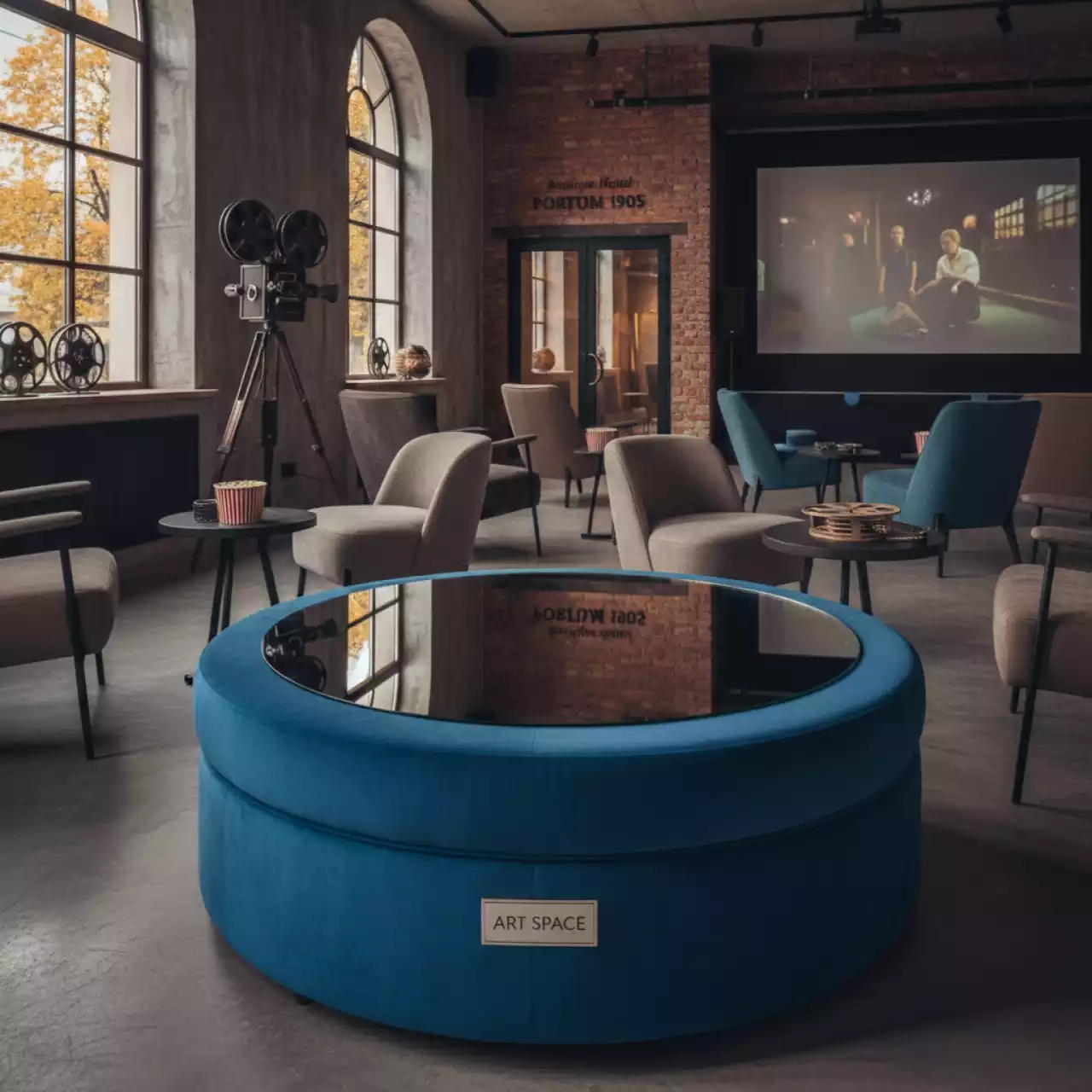 Аренда Пуф стол НОРМАН голубой с зеркальной столешницей в Boutique Hotel PORTUM 1905 — ART SPACE