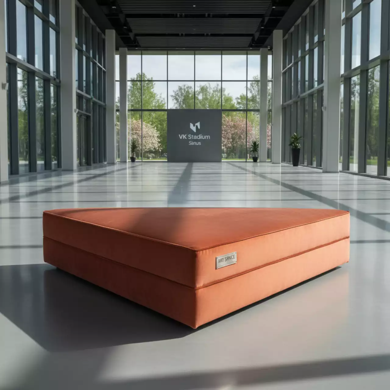 Аренда Пуф треугольный терракотовый в VK Stadium Sirius — ART SPACE