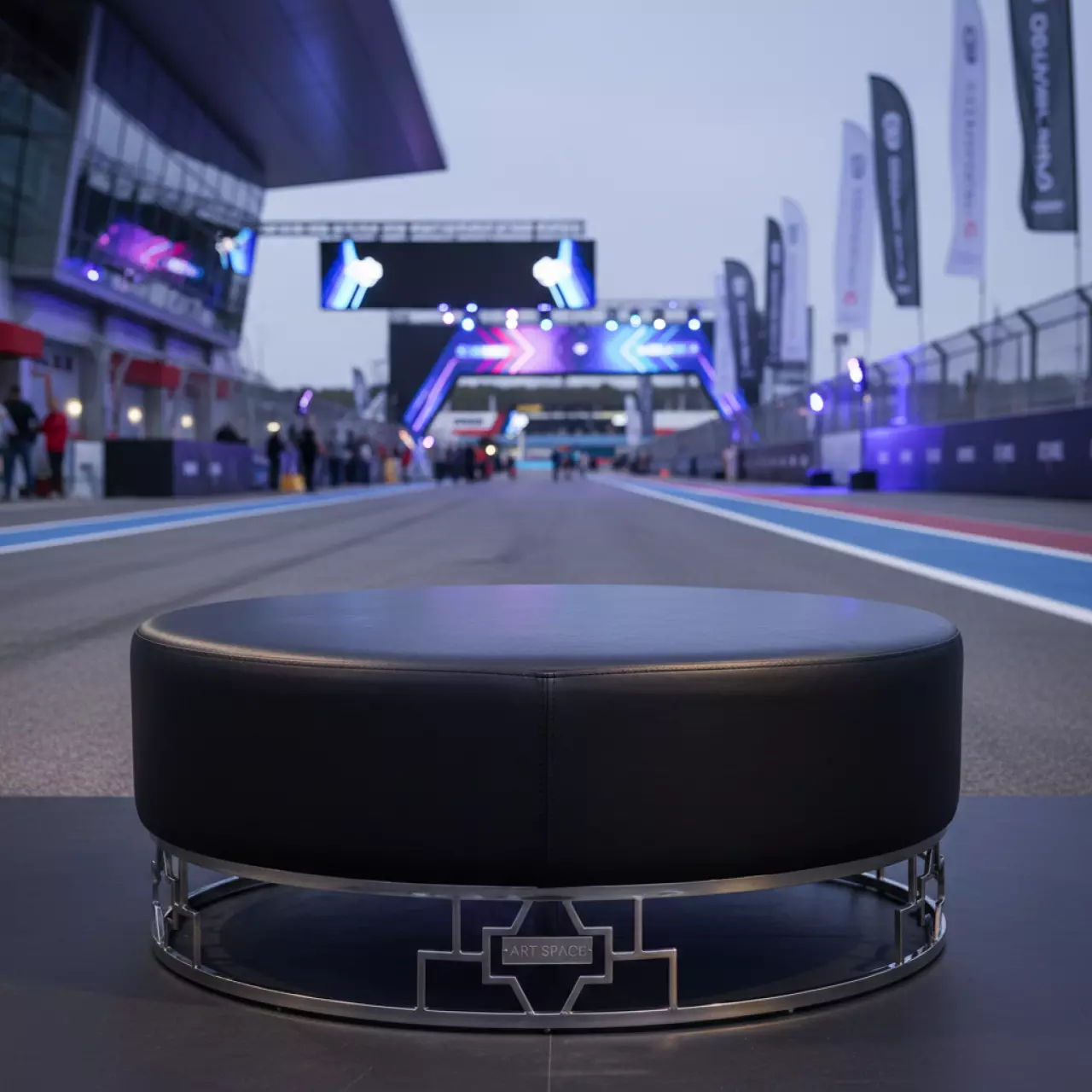 Аренда Пуф Vental черный из экокожи 04 125BK на Сочи Автодроме — ART SPACE