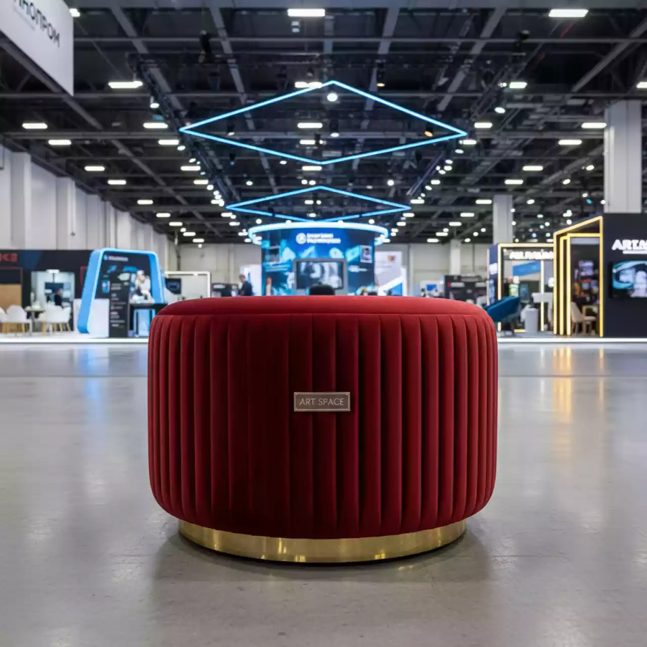 Аренда Пуф Vental красный в Сириус Арене — ART SPACE