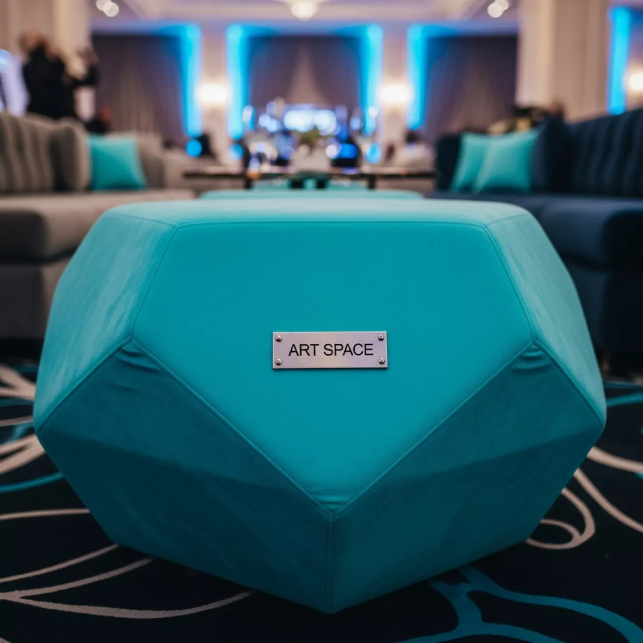 Аренда Пуфик многоугольный аквамарин Big shape в казино «Сочи» — ART SPACE
