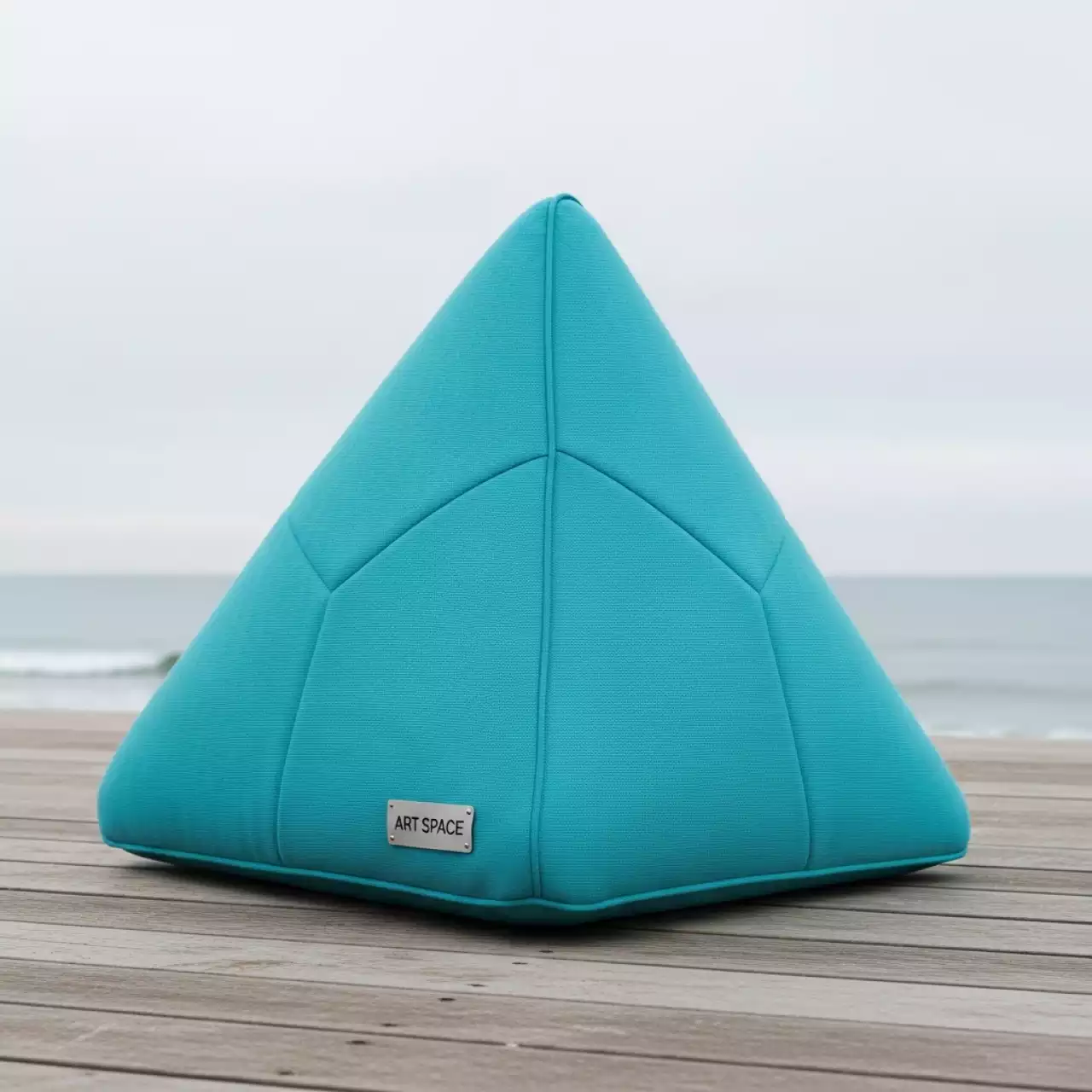 Аренда Пуфик треугольный аквамарин Shape на пляже «Ривьера» — ART SPACE