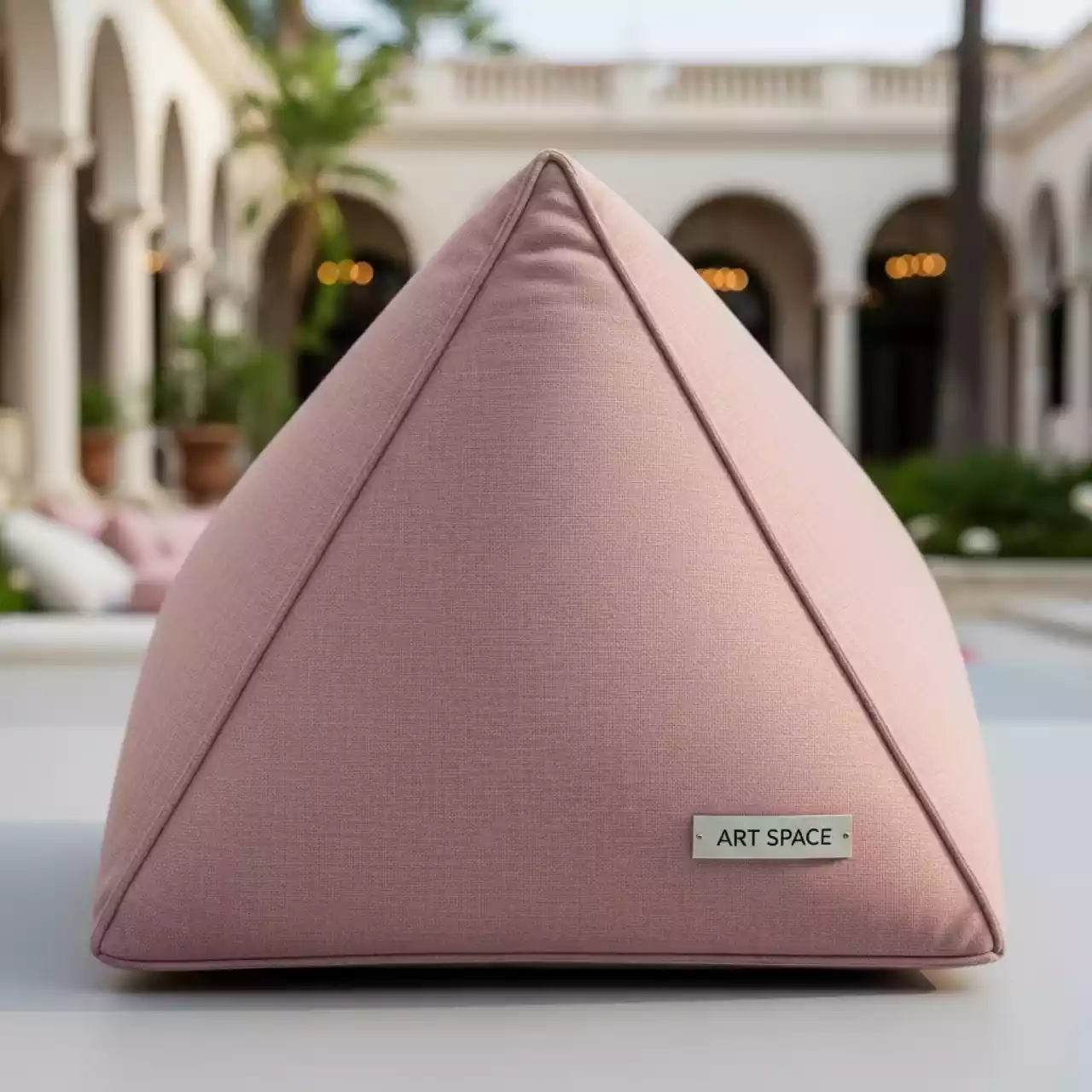 Аренда Пуфик треугольный розовый SHAPE в санатории «Сочи» — ART SPACE
