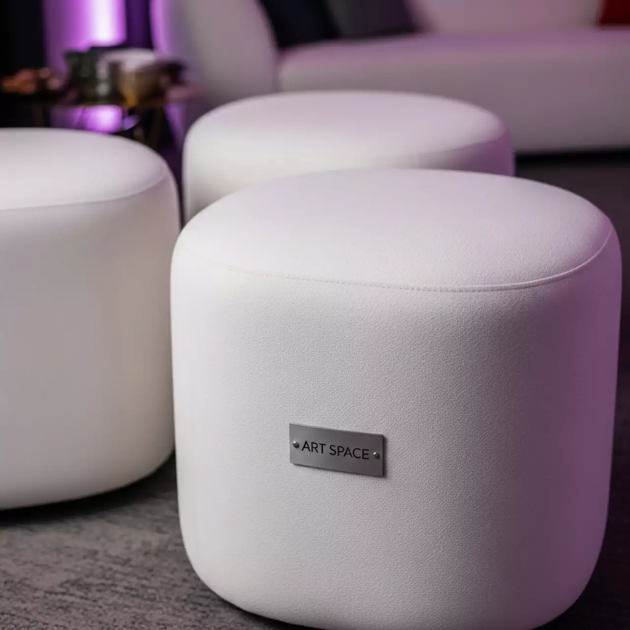 Аренда Пуфы Норман белые набор из 3 в отеле «Богатырь» — ART SPACE