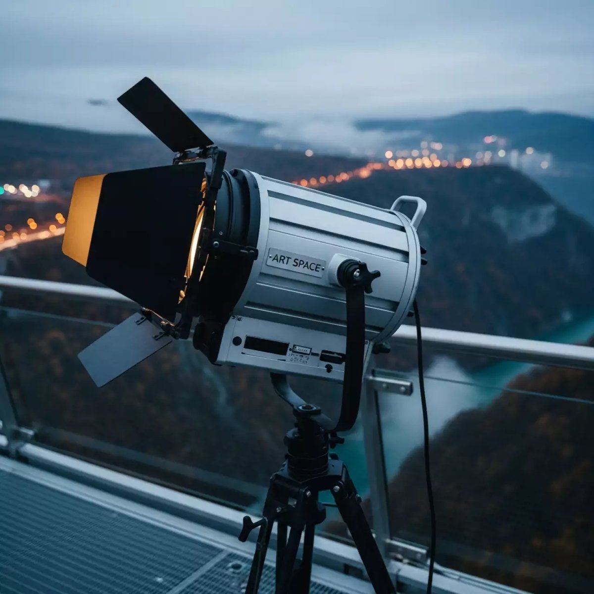 Аренда Пушка световая Robert Juliat Victor в Skypark Sochi — ART SPACE