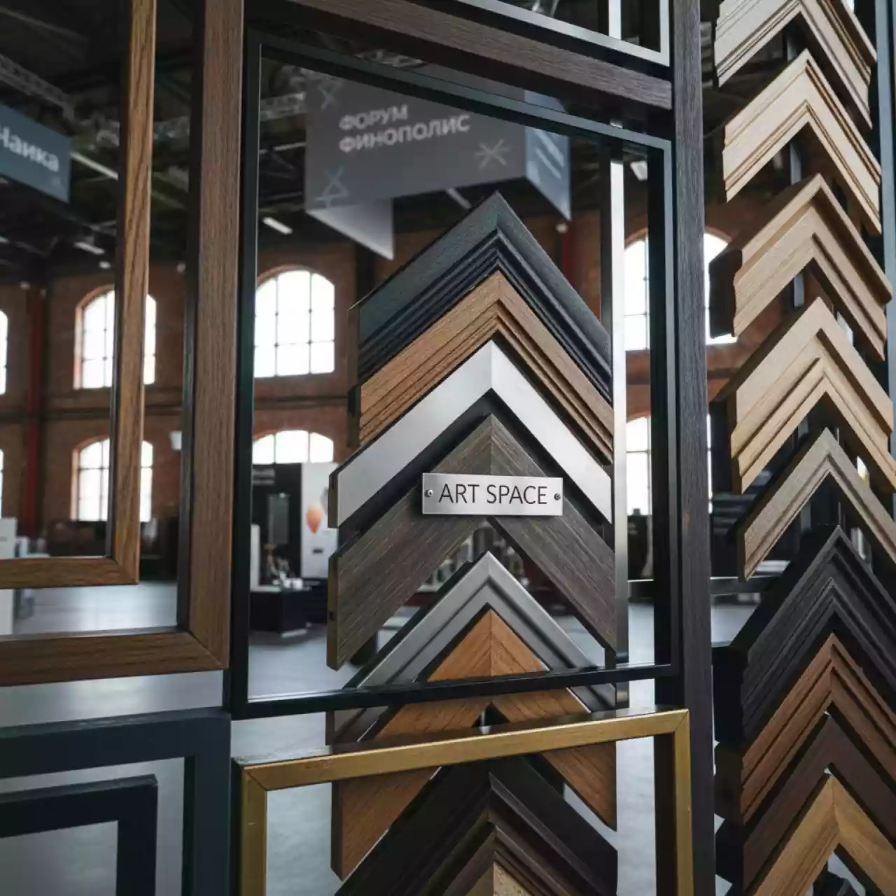 Аренда Рамы и багет в зале «Чайка» (Морпорт) — ART SPACE