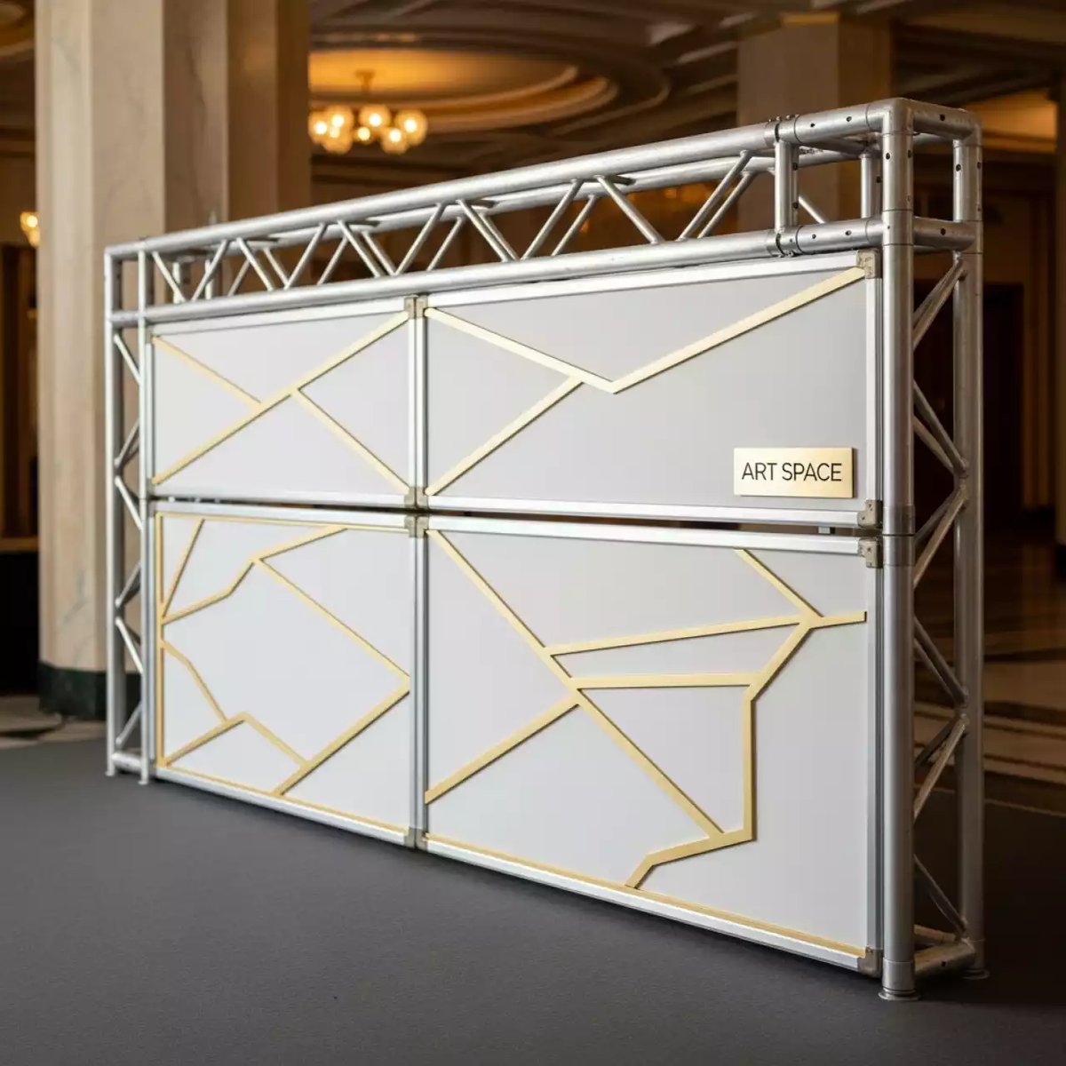 Аренда Рельсовая система комбинированная Базис 4000х1200 2000х1200 мм в гранд-отеле «Жемчужина» — ART SPACE